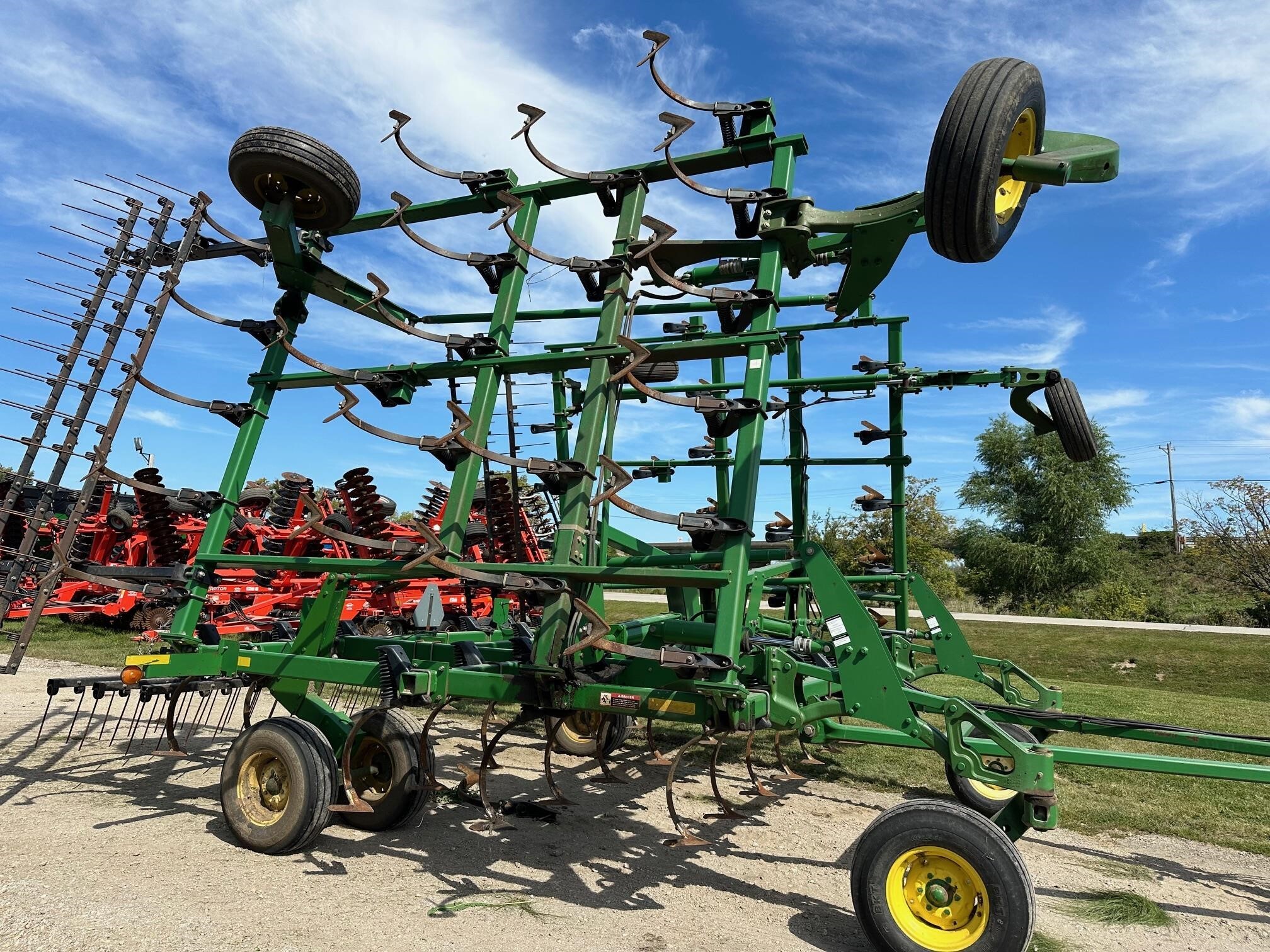  John Deere 2200 Field Cultivator