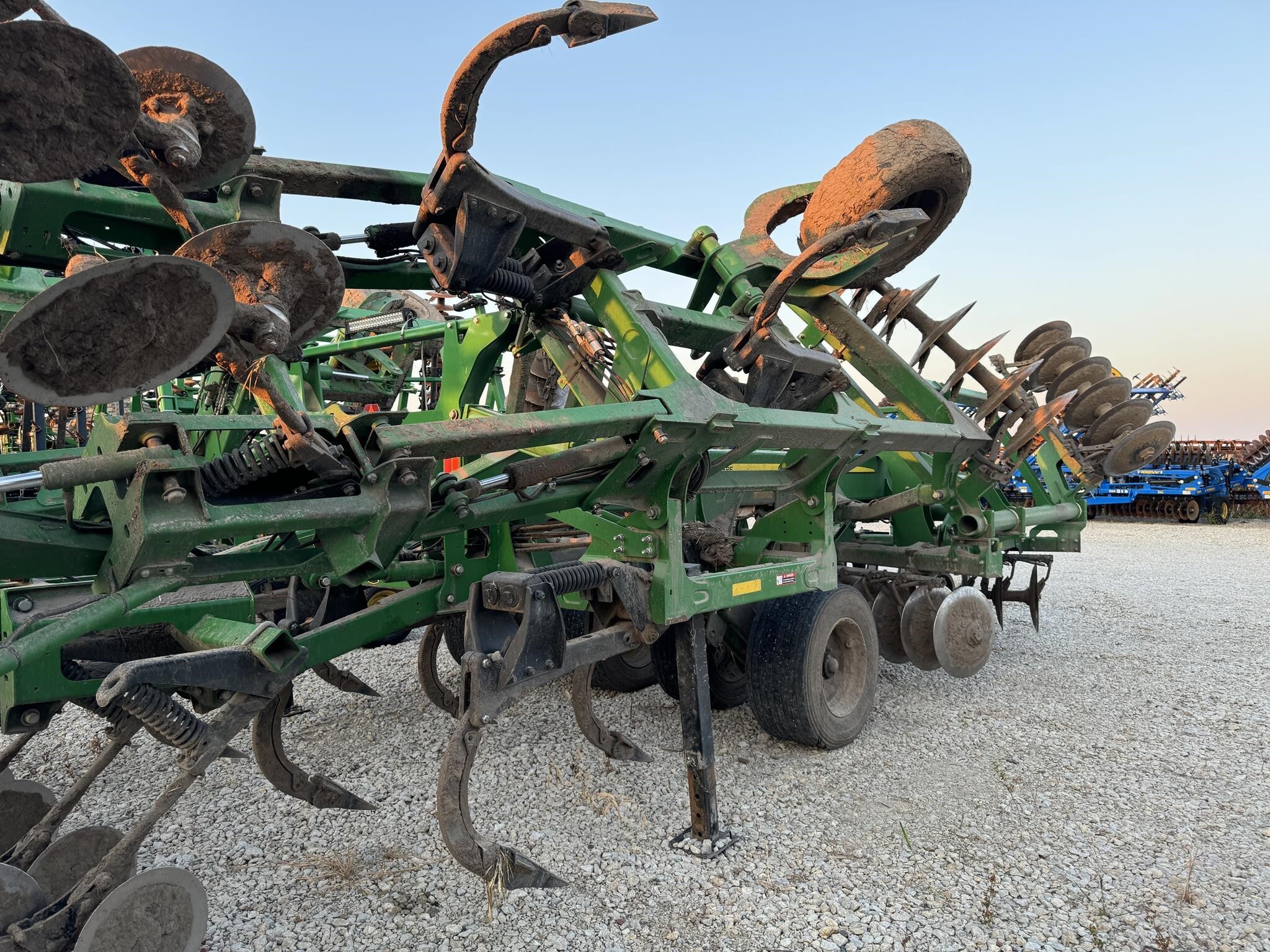 John Deere 2730 Disk Chisel