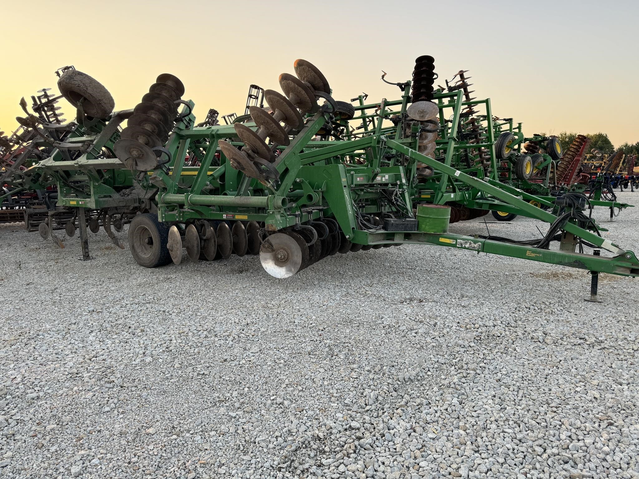 John Deere 2730 Disk Chisel