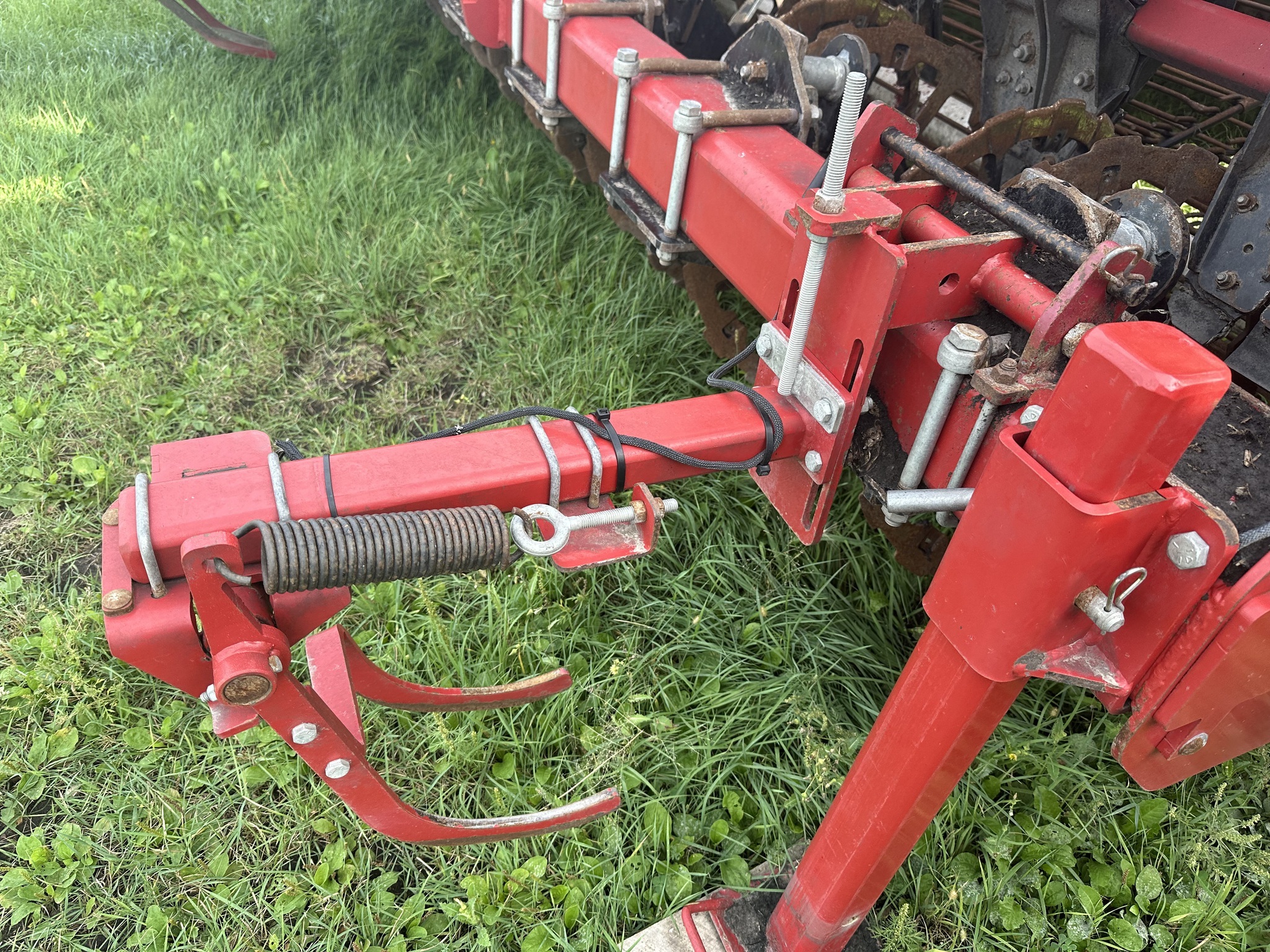 2018 Amity 2700 Beet Equipment