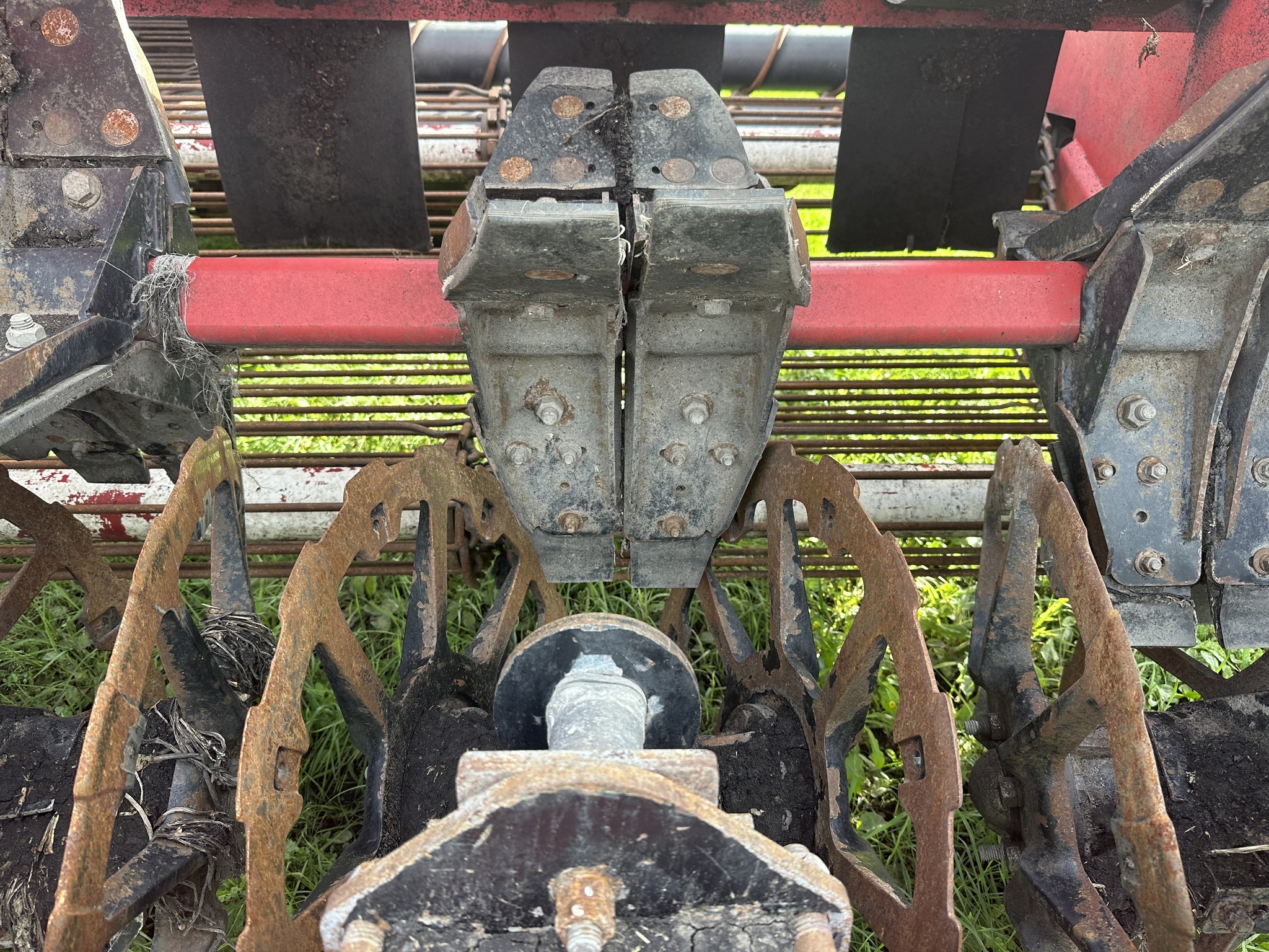 2018 Amity 2700 Beet Equipment
