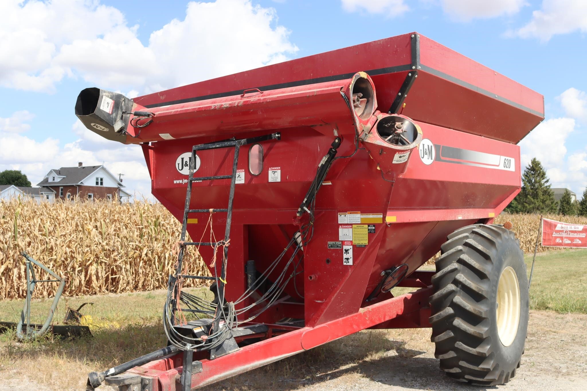 2001 J&M 620 Grain Cart