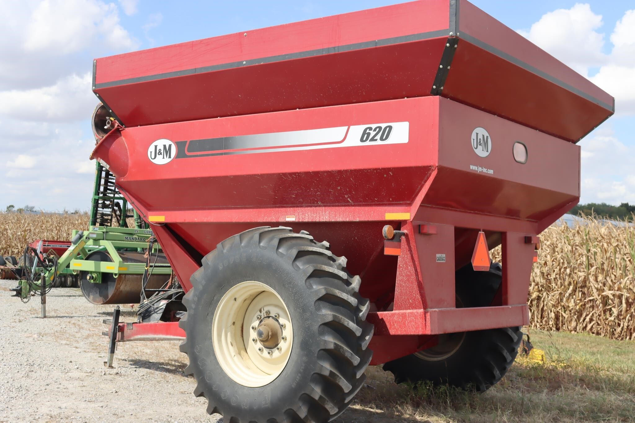2001 J&M 620 Grain Cart