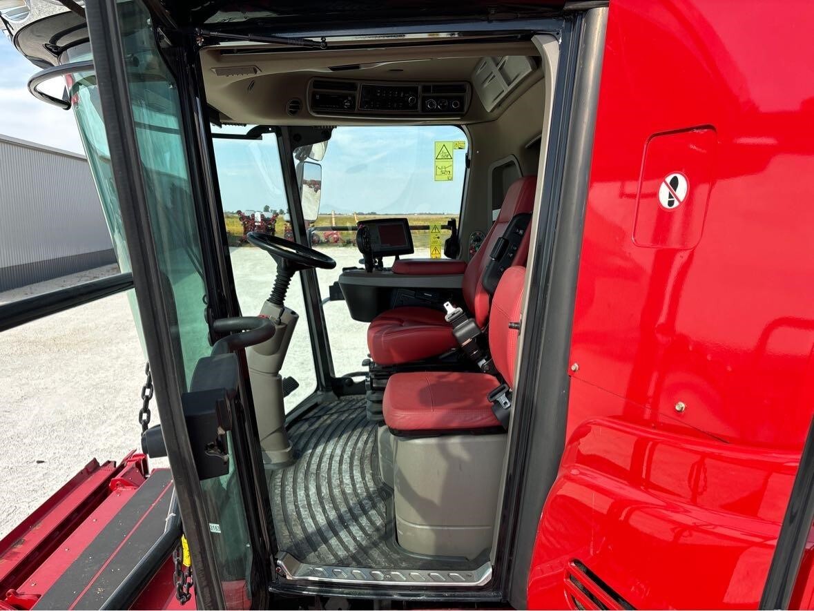 2021 Case IH 8250 Combine