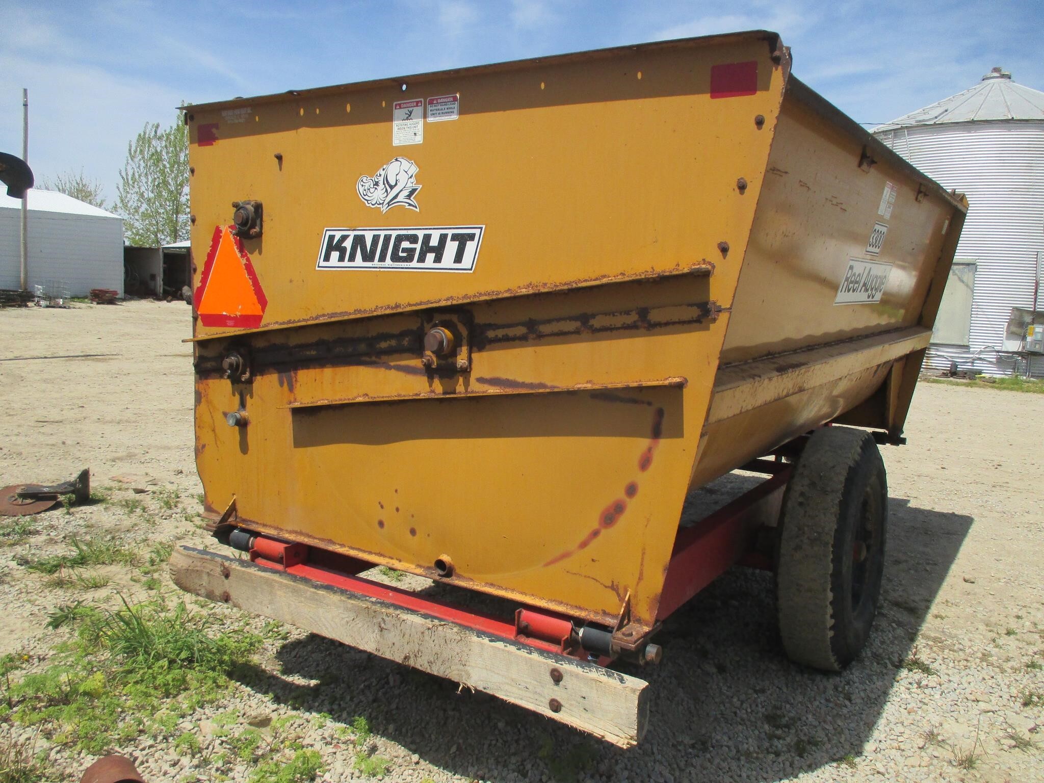  Knight 3300 Grinders and Mixer