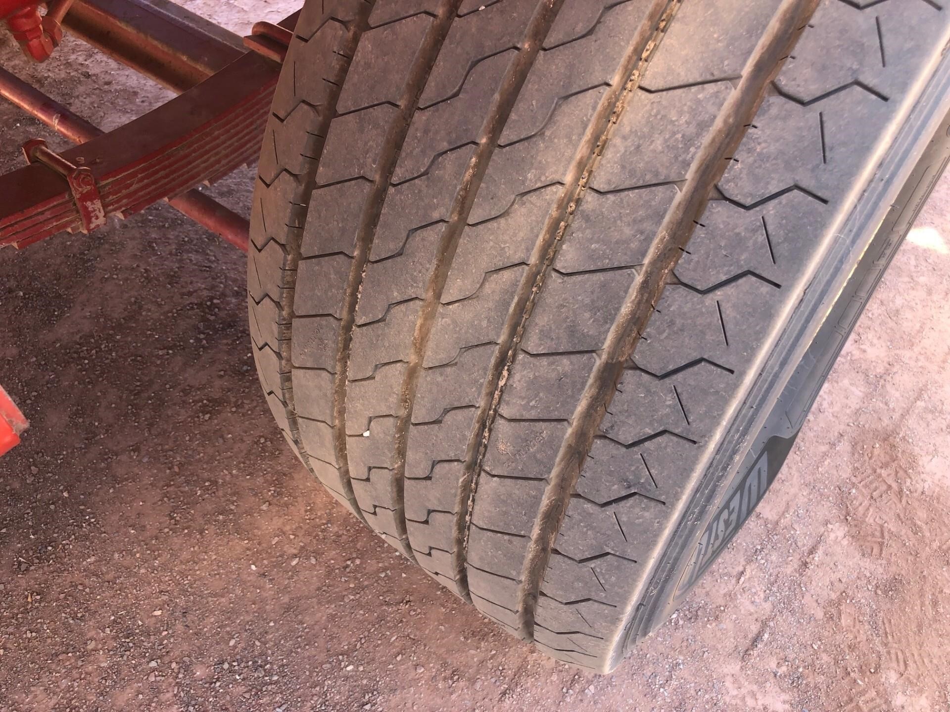  New Holland 1095 Bale Wagons and Trailer