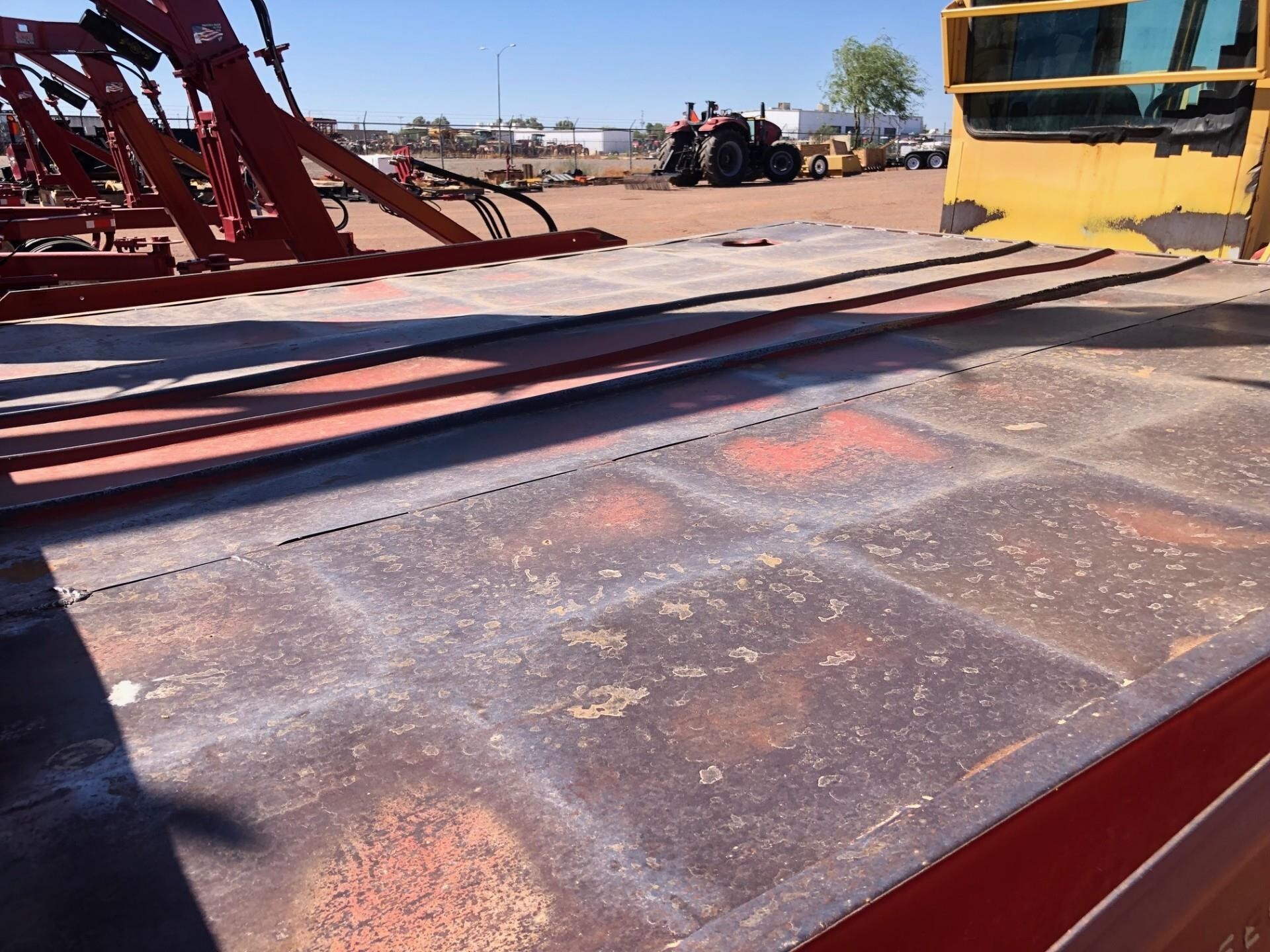  New Holland 1095 Bale Wagons and Trailer