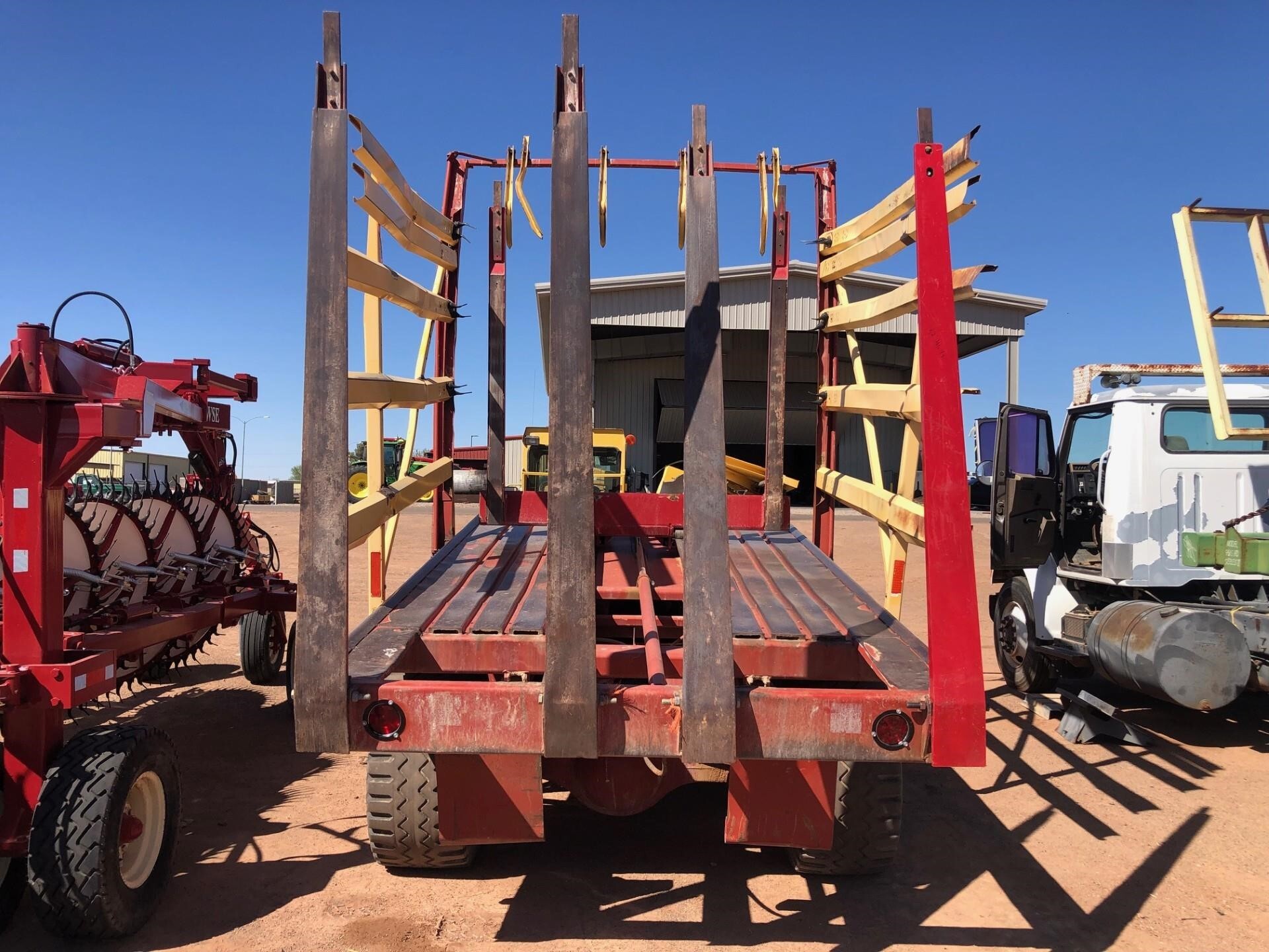  New Holland 1095 Bale Wagons and Trailer