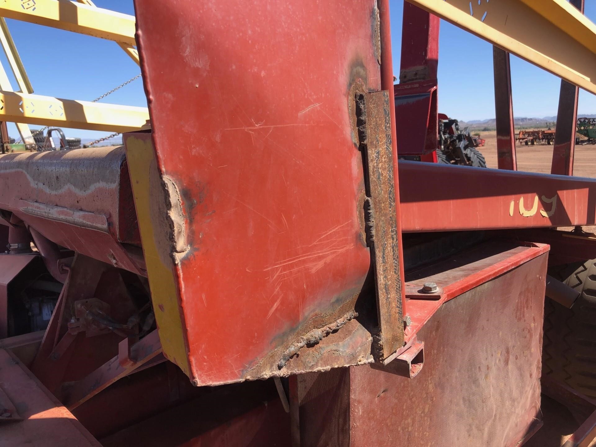  New Holland 1095 Bale Wagons and Trailer