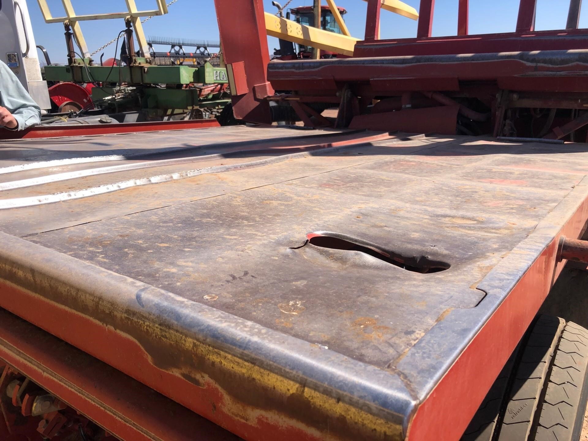  New Holland 1095 Bale Wagons and Trailer