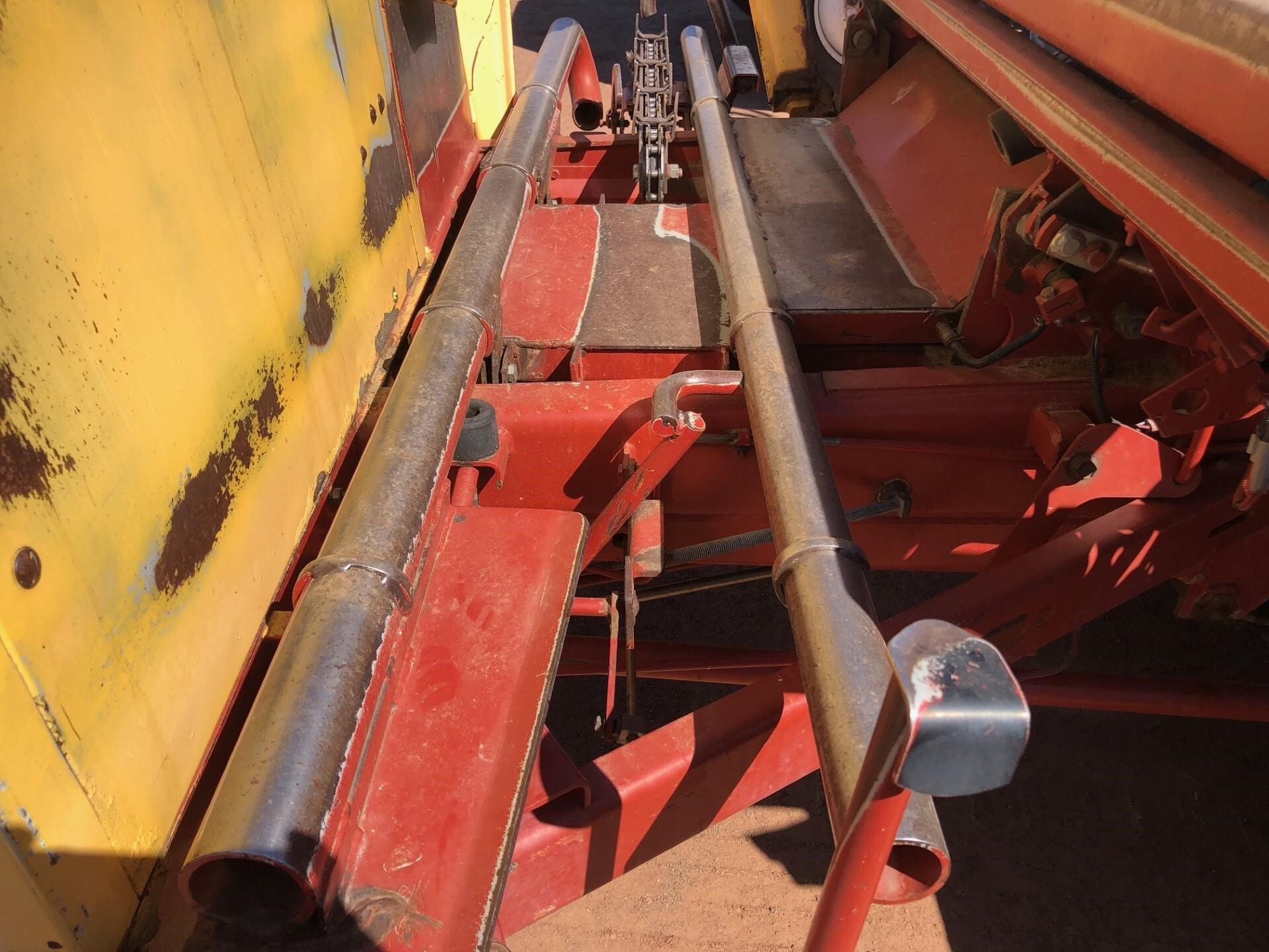  New Holland 1095 Bale Wagons and Trailer