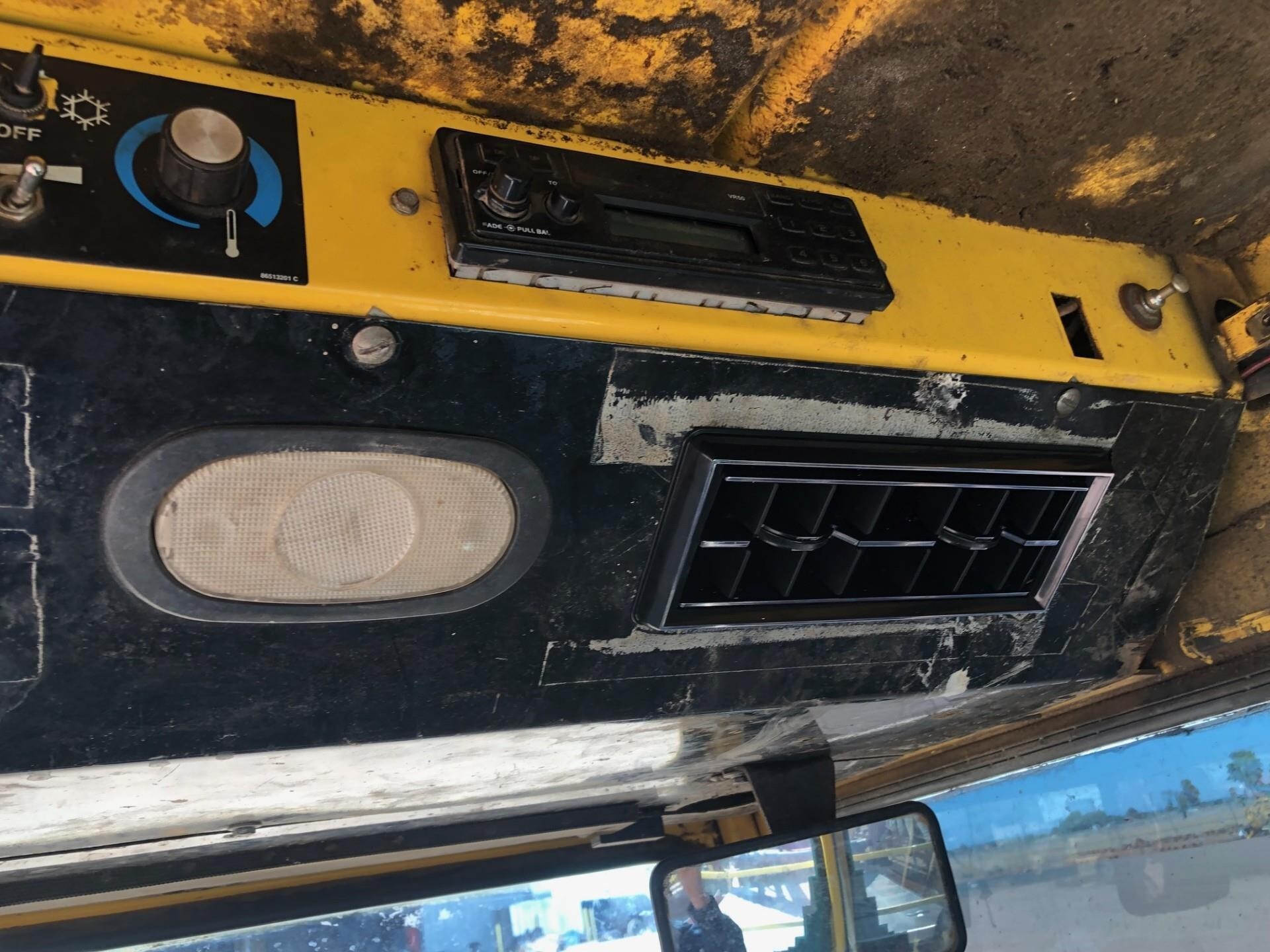  New Holland 1095 Bale Wagons and Trailer