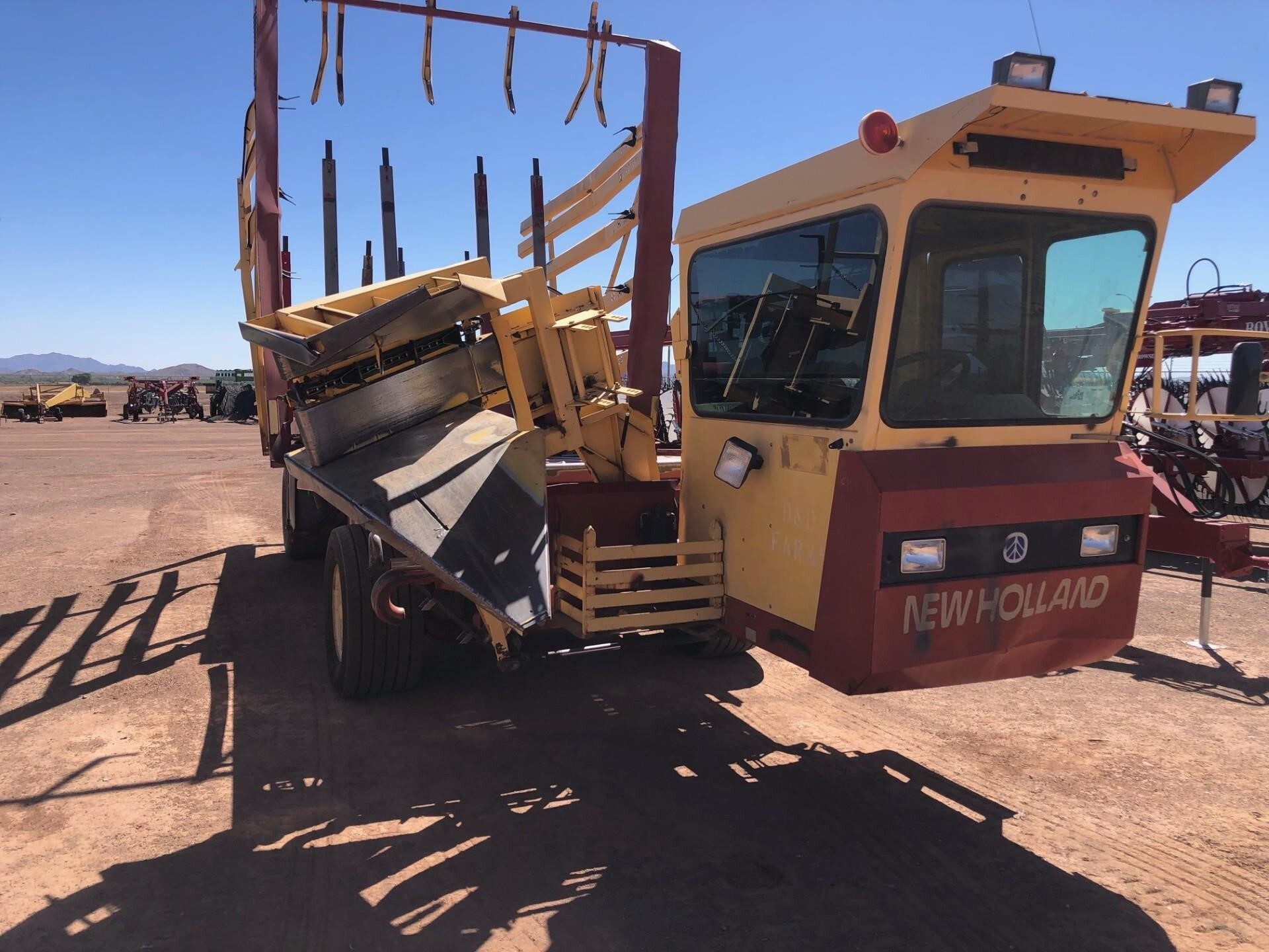  New Holland 1095 Bale Wagons and Trailer