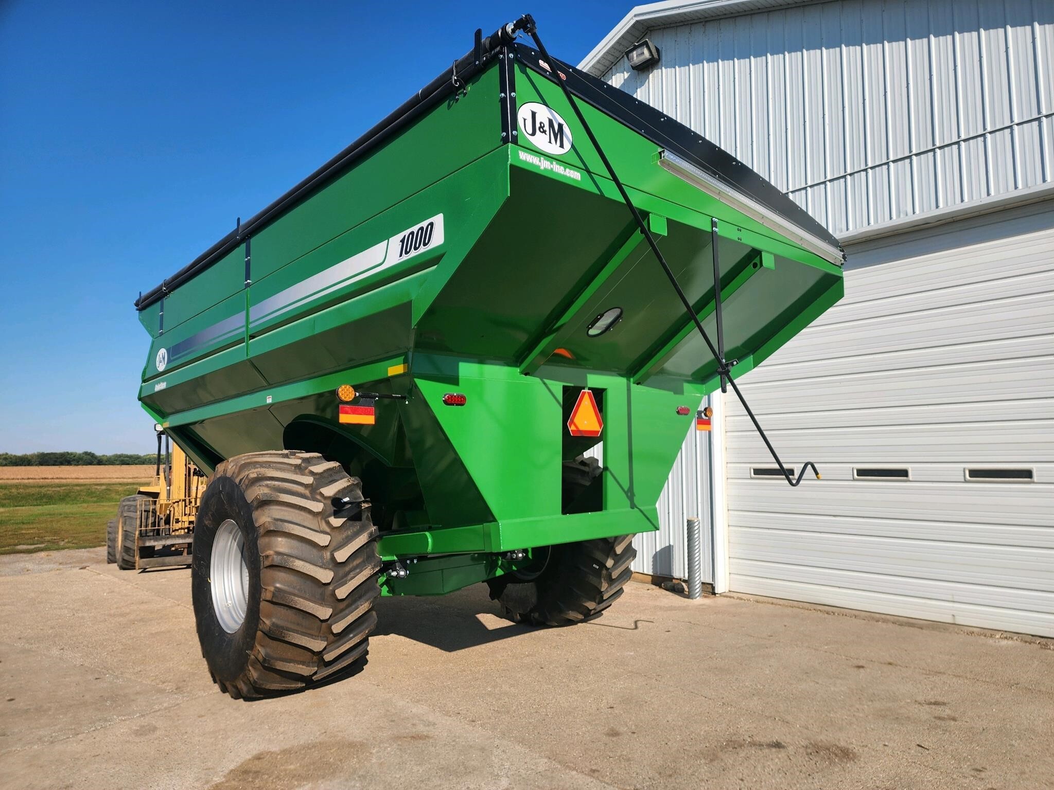 2024 J&M 1000-20 Grain Cart