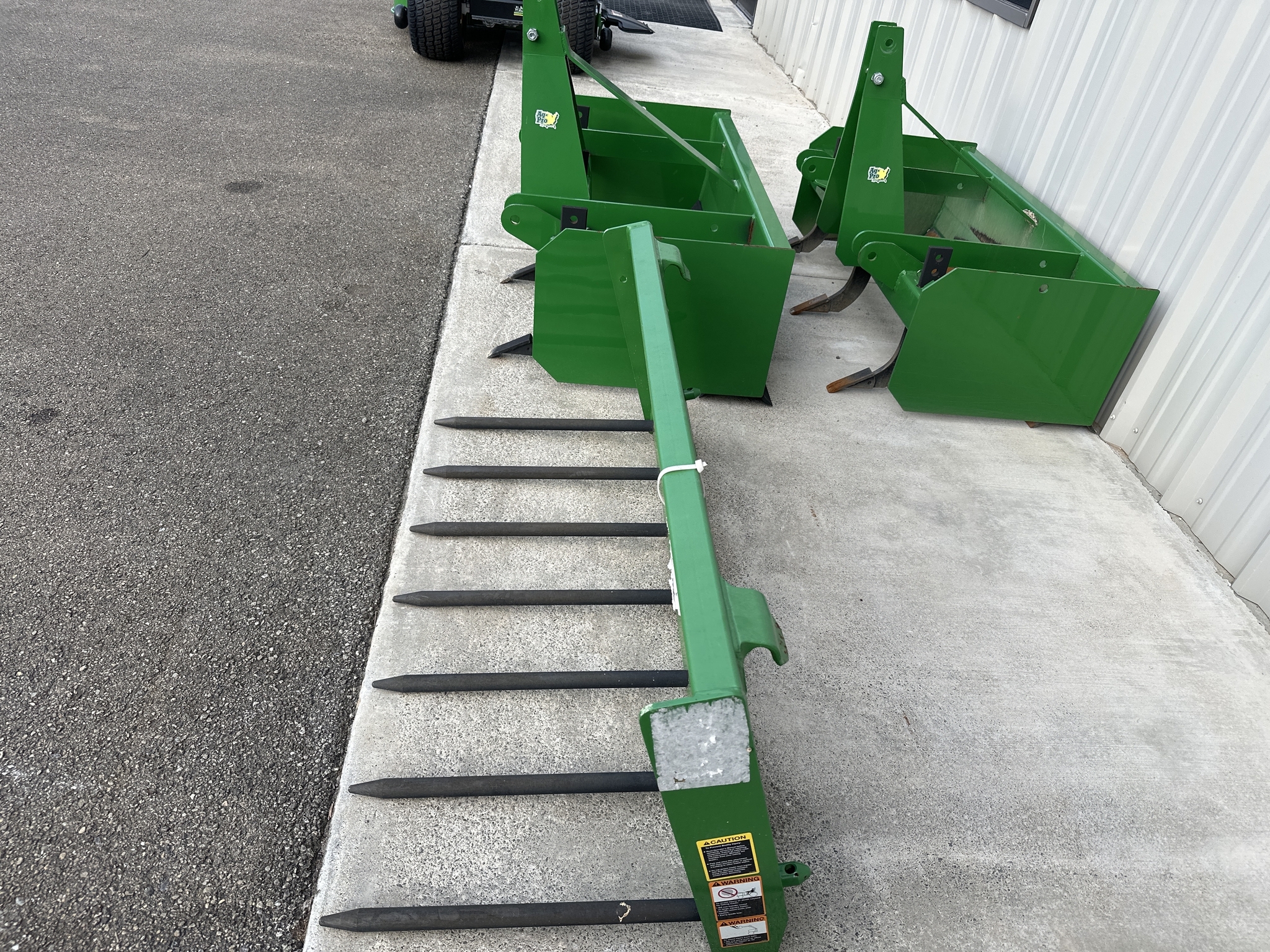 2022 Frontier AM20F Loader and Skid Steer Attachment