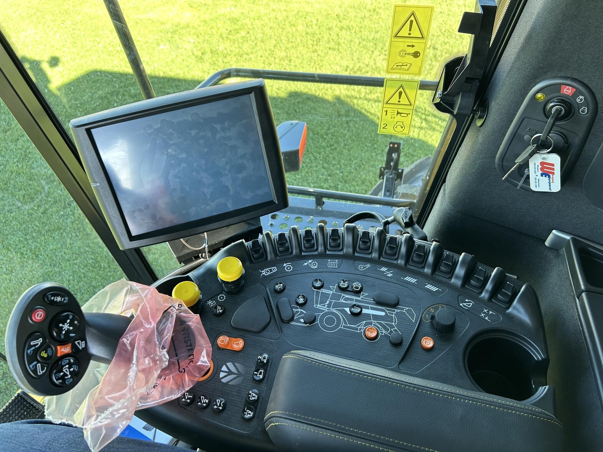 2024 New Holland CR7.90 REVELATION Combine