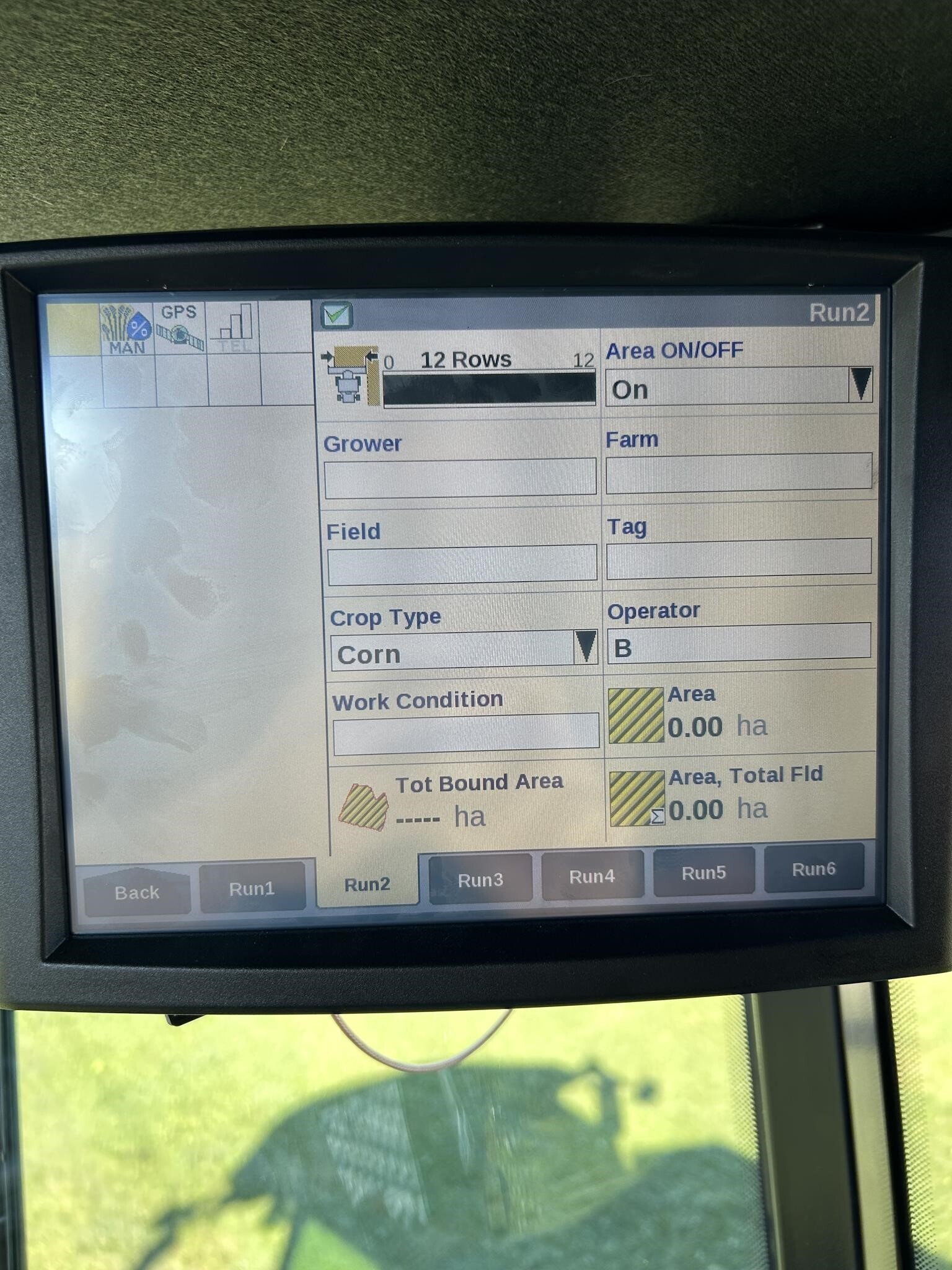 2024 New Holland CR7.90 REVELATION Combine