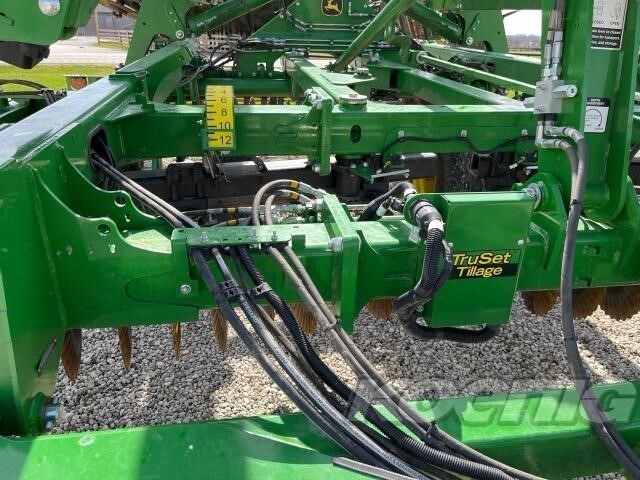 2023 John Deere 2660VT Vertical Tillage