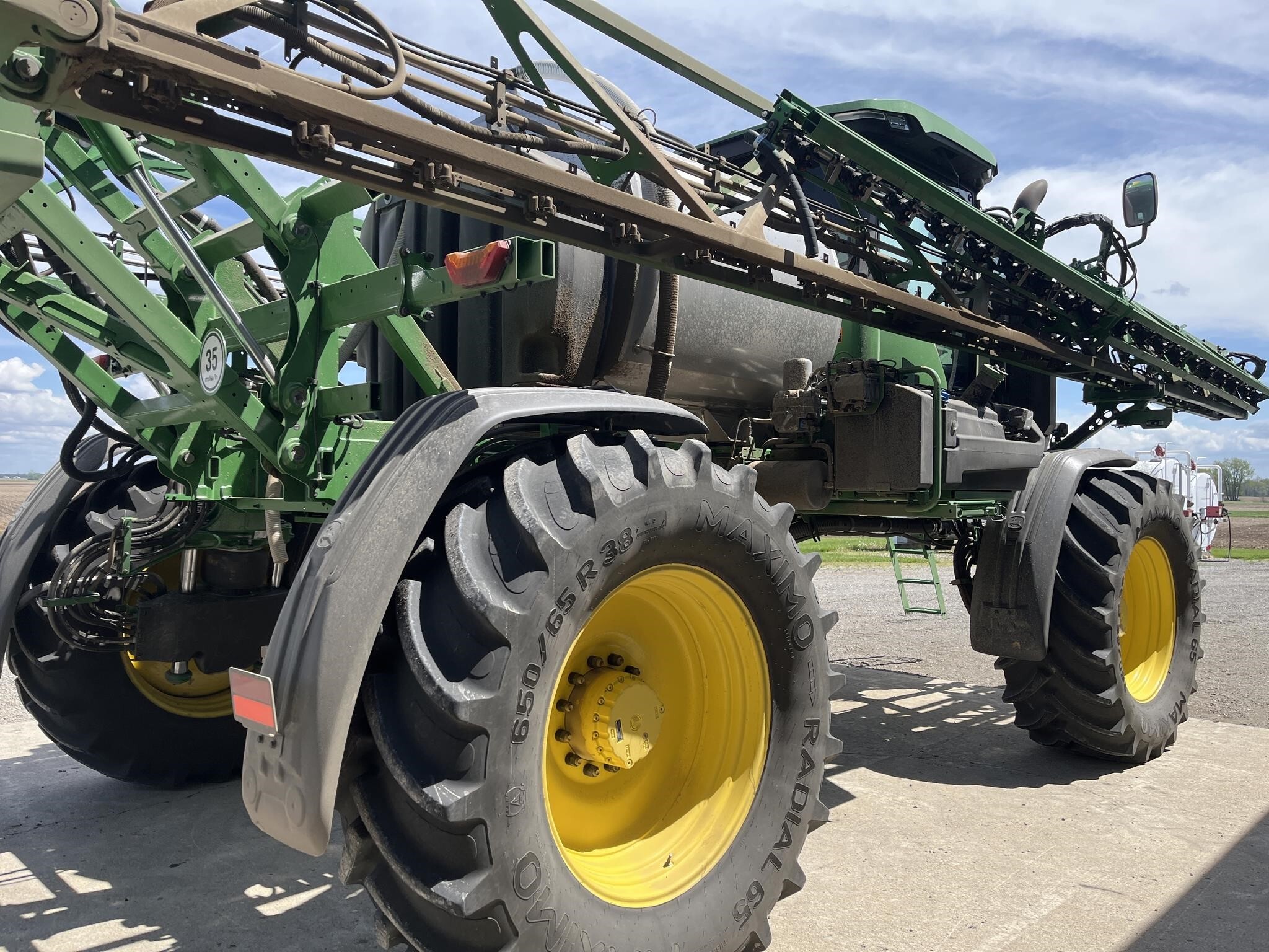 2024 John Deere 410R Self-Propelled Sprayer