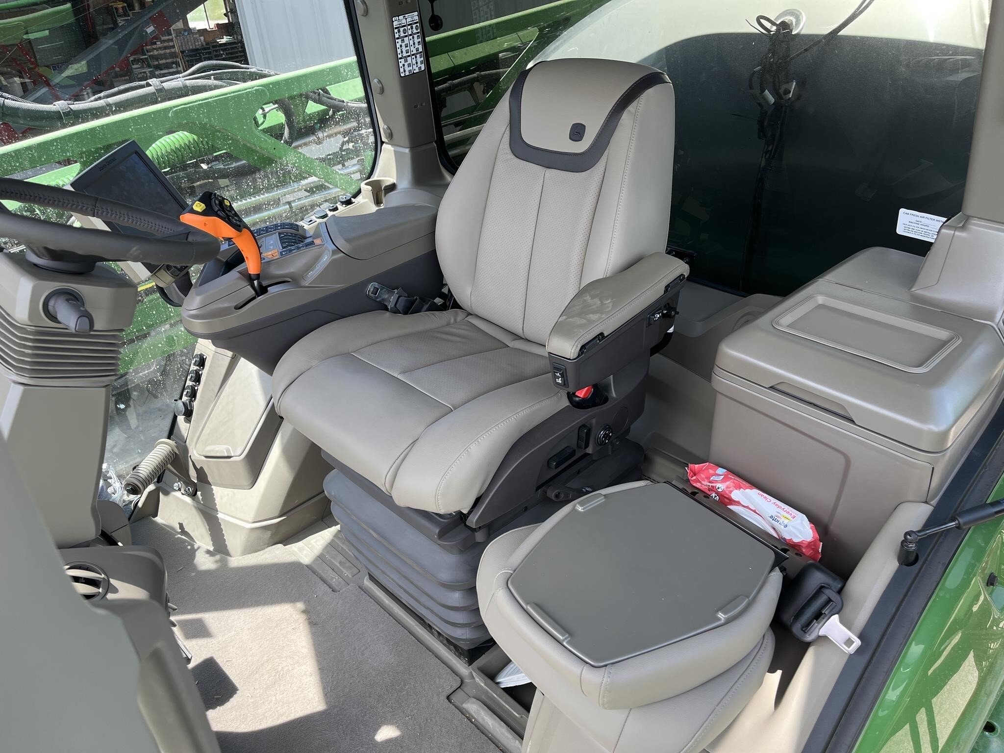 2024 John Deere 410R Self-Propelled Sprayer