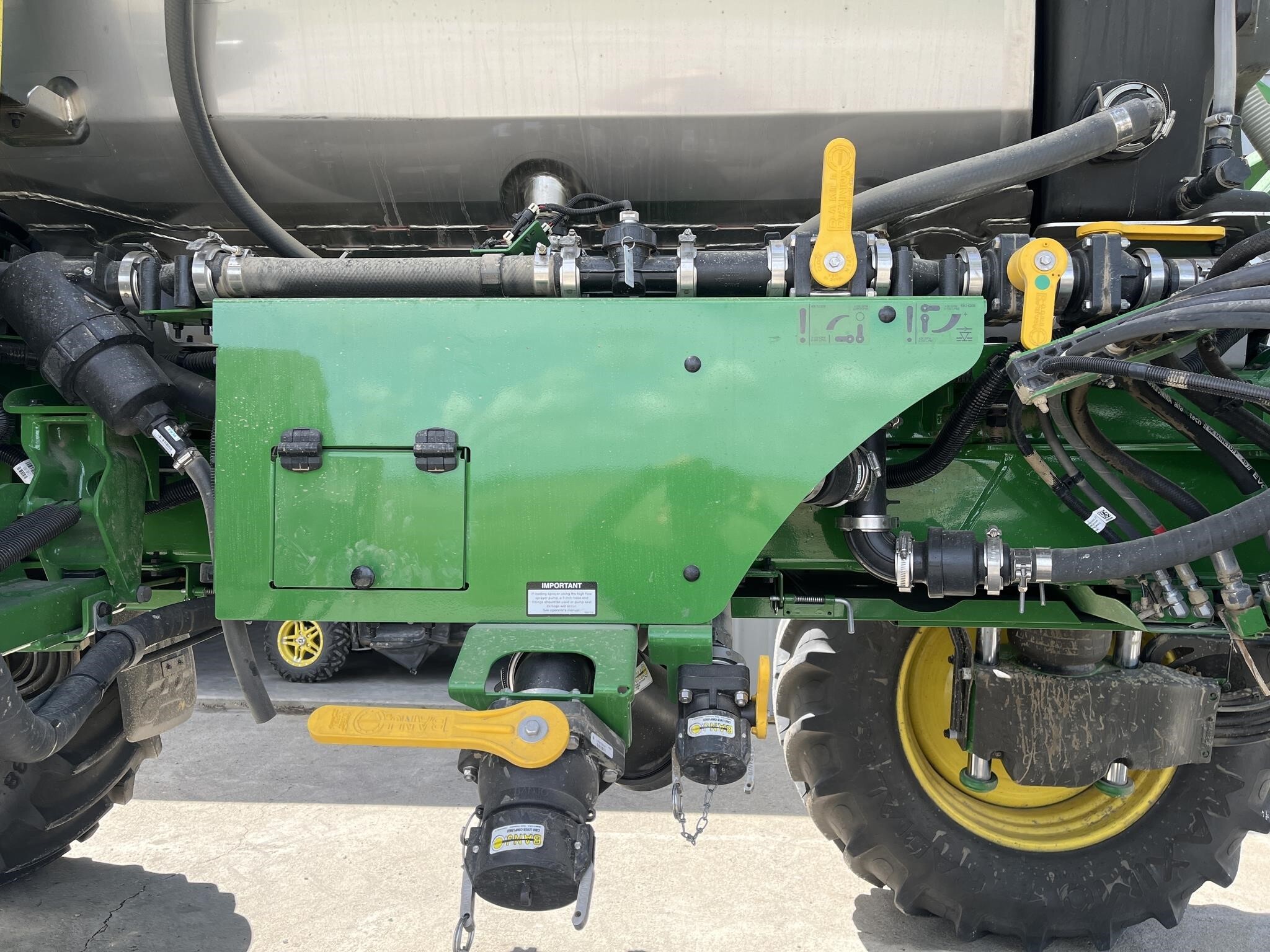 2024 John Deere 410R Self-Propelled Sprayer