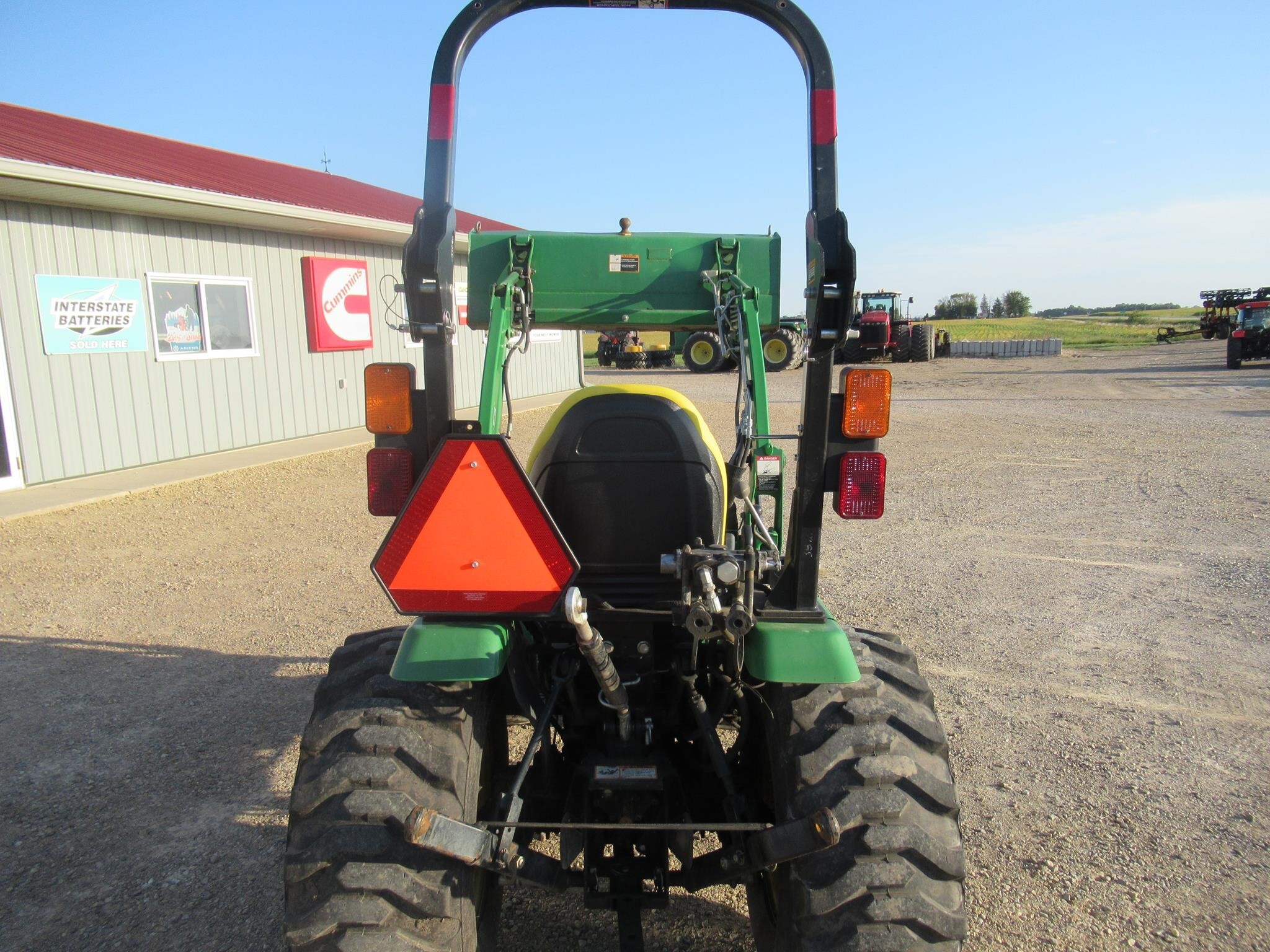 2015 John Deere 2032R Tractor