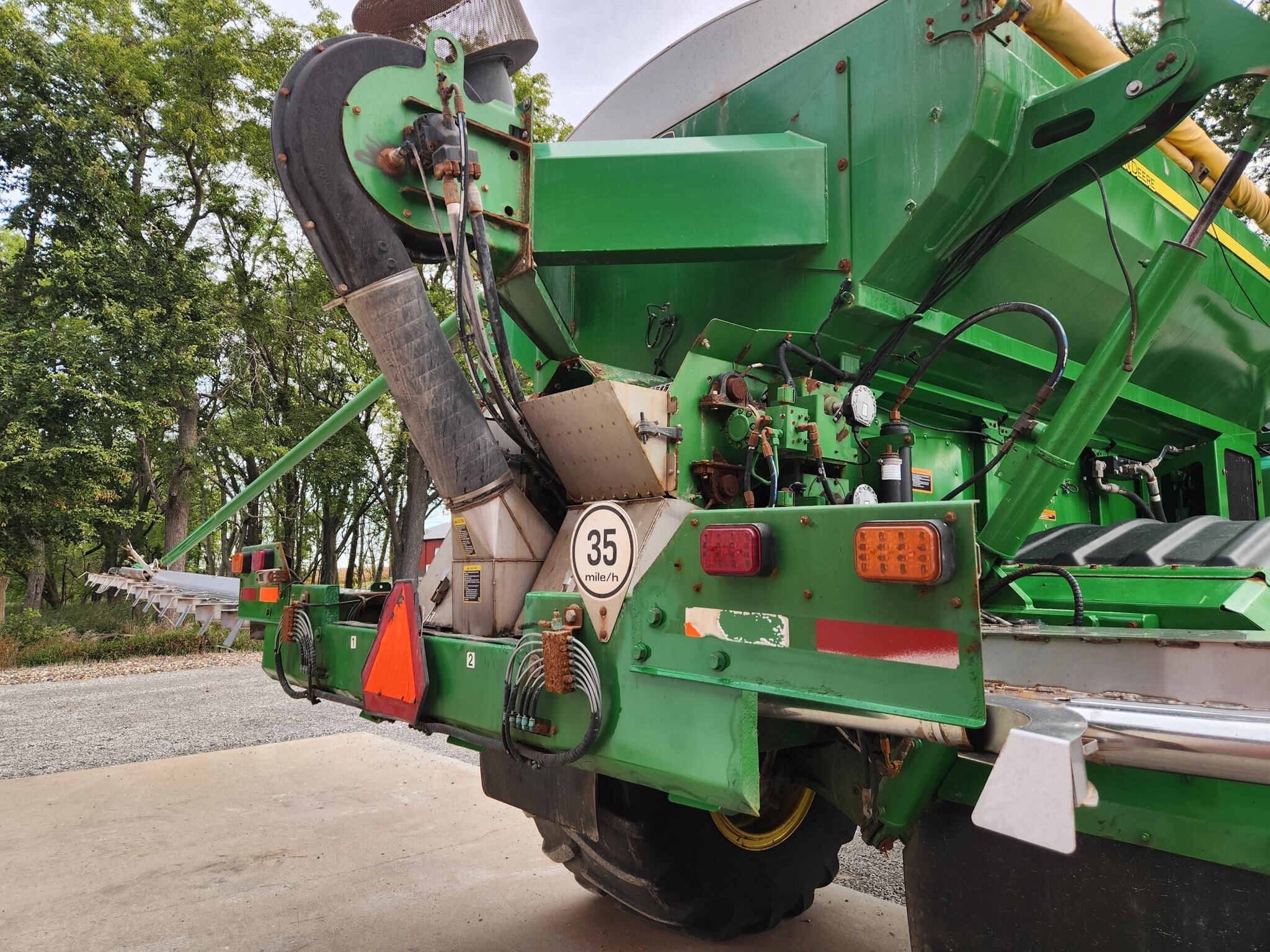 2018 John Deere F4365 Self-Propelled Fertilizer Spreader