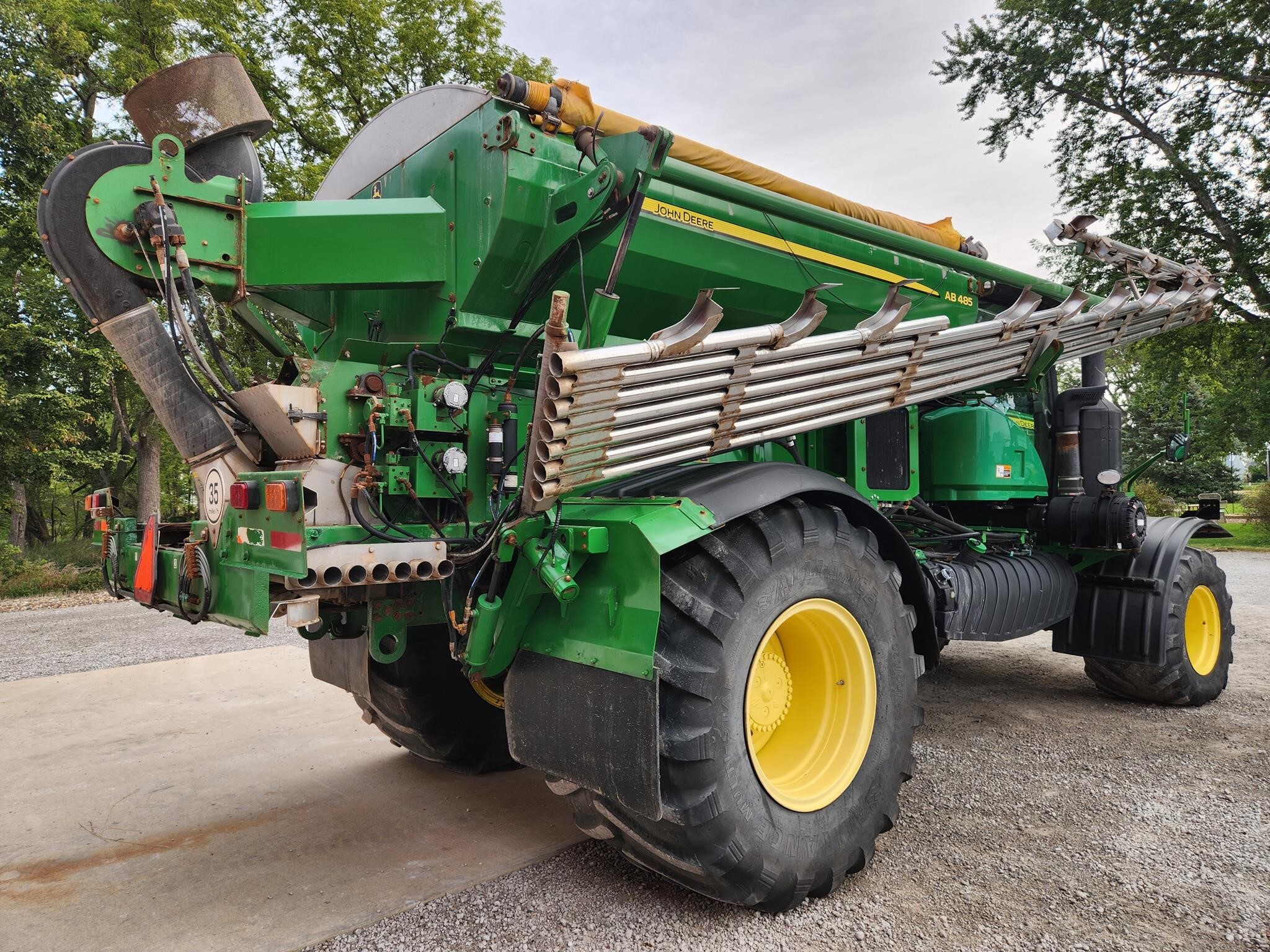 2018 John Deere F4365 Self-Propelled Fertilizer Spreader
