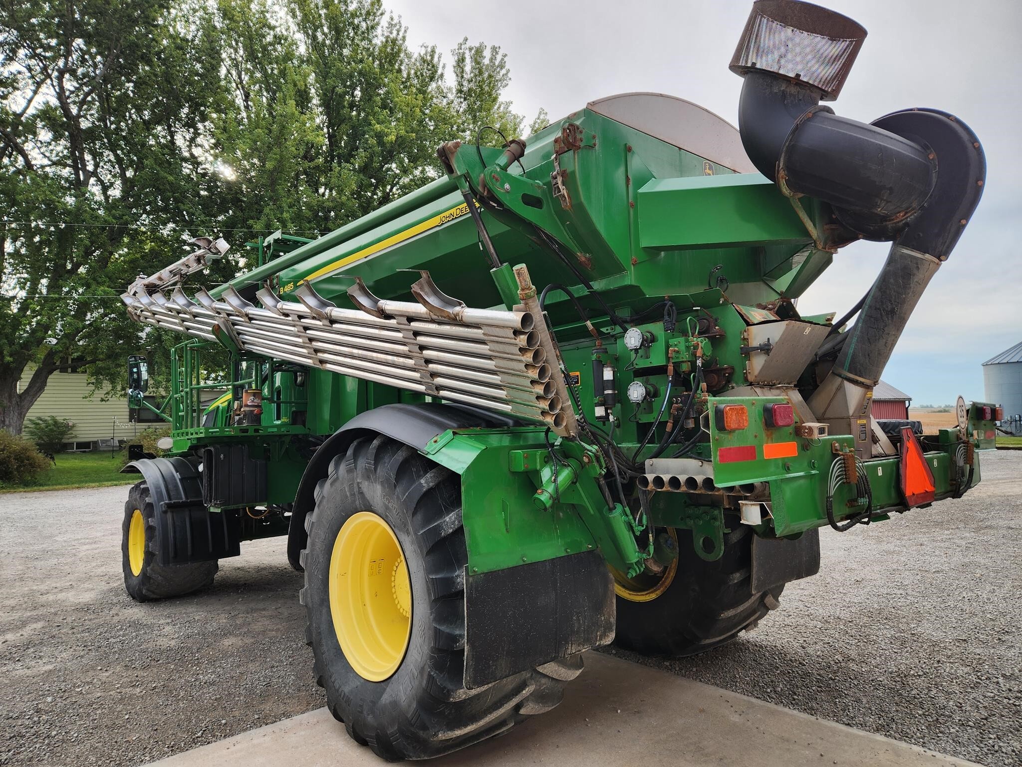 2018 John Deere F4365 Self-Propelled Fertilizer Spreader