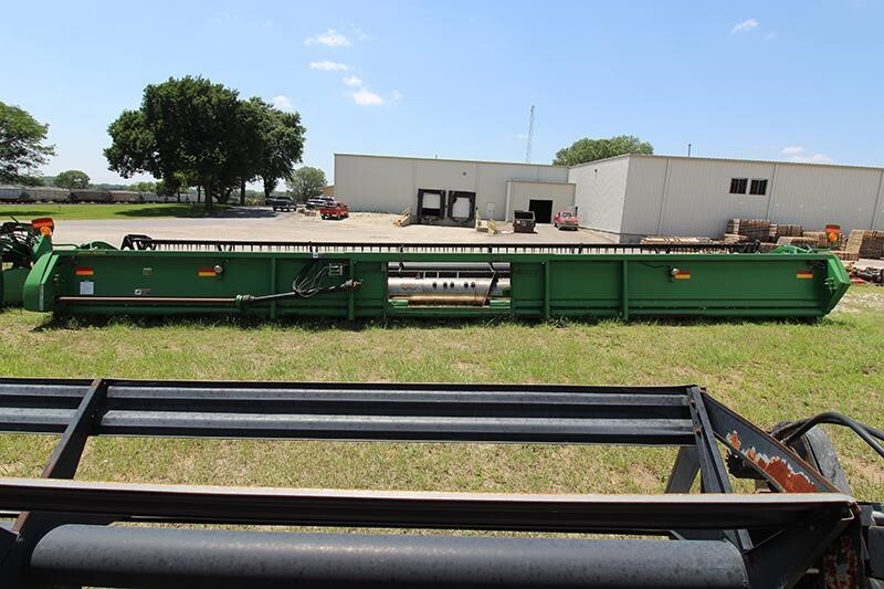 2006 John Deere 635F Platform