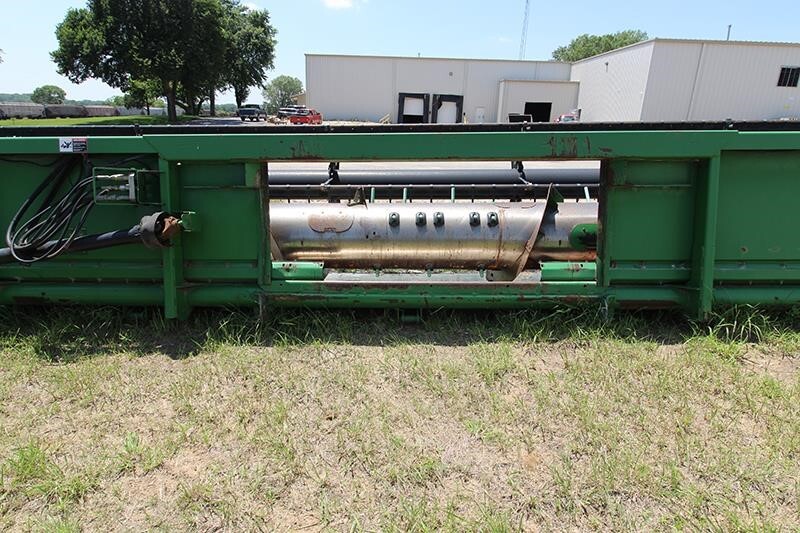 2006 John Deere 635F Platform