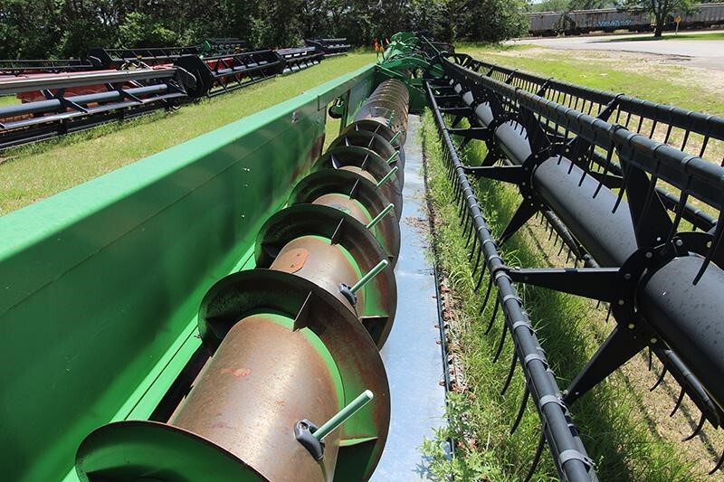 2006 John Deere 635F Platform