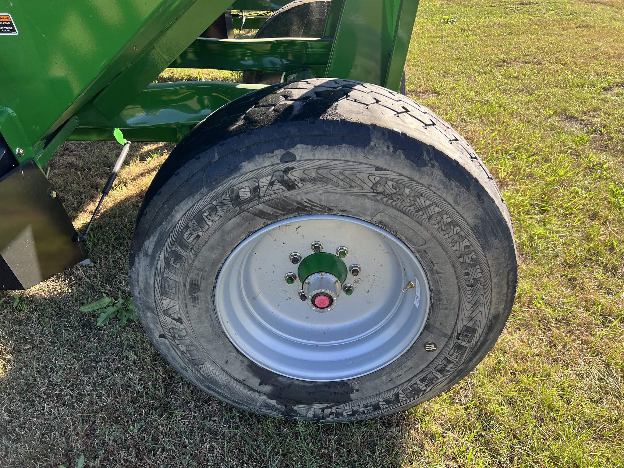 2023 Brent 557 Gravity Wagon