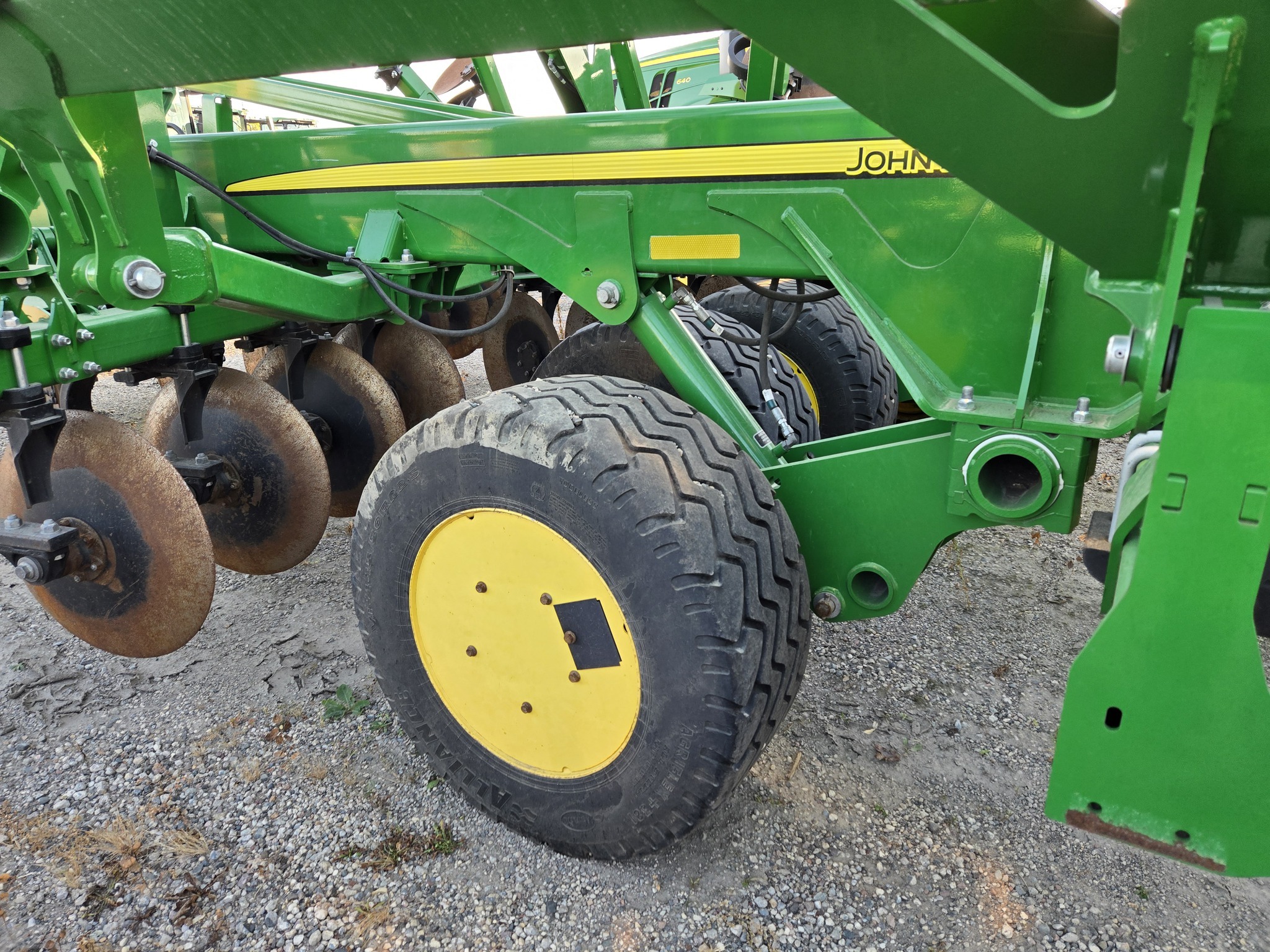 2023 John Deere 2730 In-Line Ripper