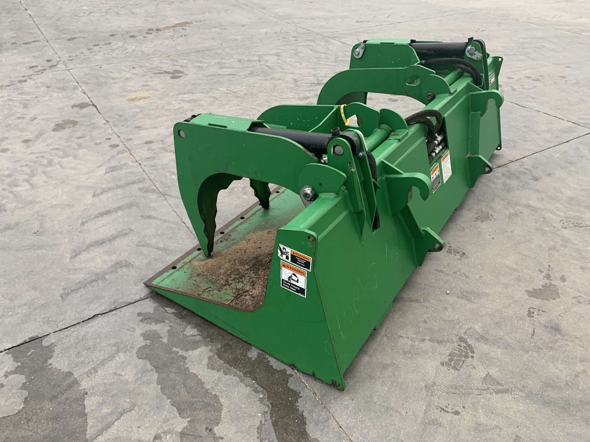 2016 Frontier AD12G Loader and Skid Steer Attachment