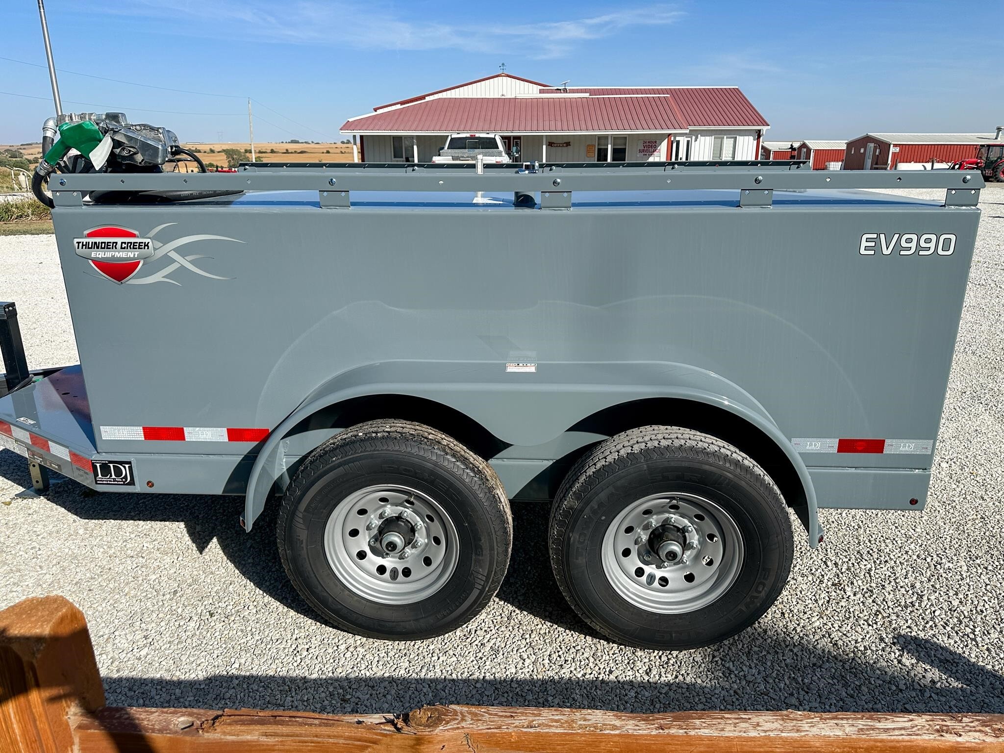 2025 Thunder Creek EV990 Fuel Trucks/Trailer