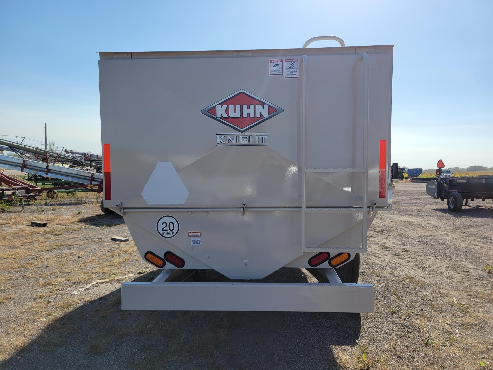 2024 Kuhn Knight RC250 Grinders and Mixer