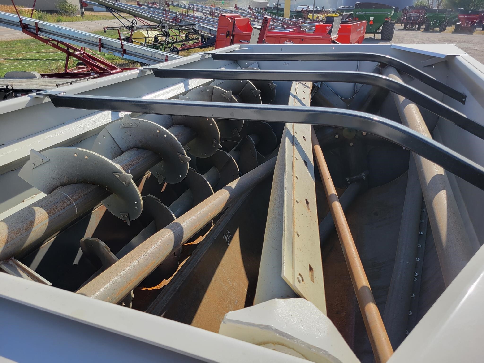 2024 Kuhn Knight RC250 Grinders and Mixer