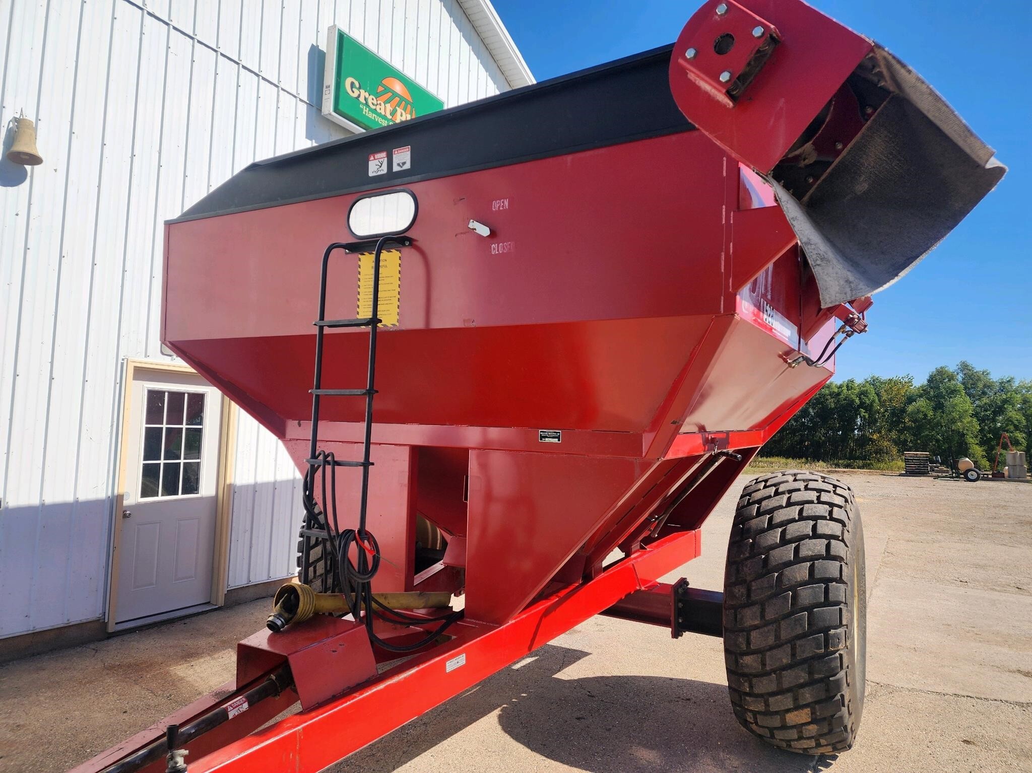 Bradford 528 Grain Cart