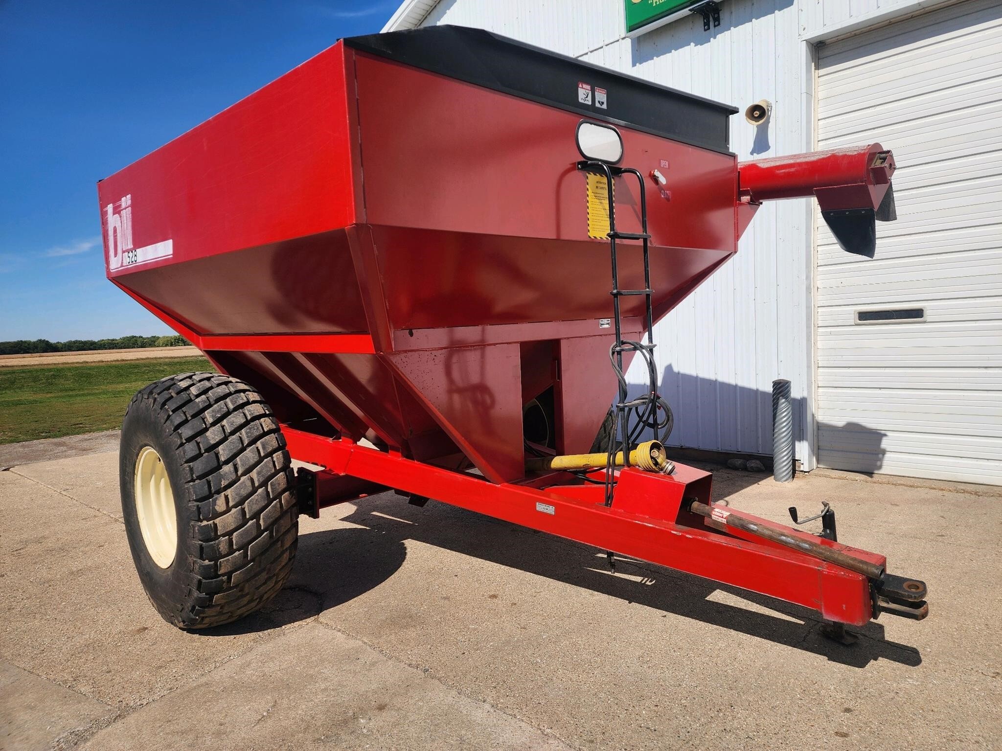  Bradford 528 Grain Cart