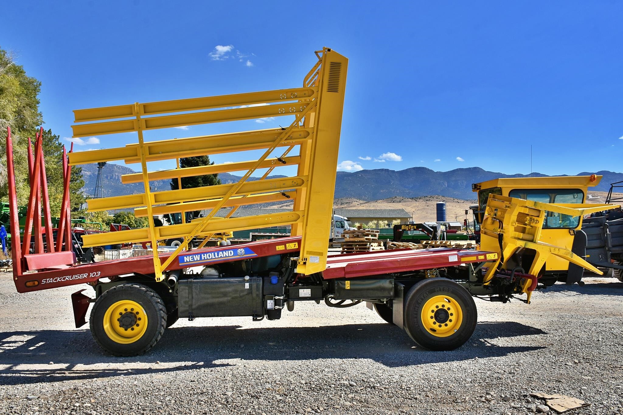 2025 New Holland STACKCRUISER 103 Hay Stacking Equipment