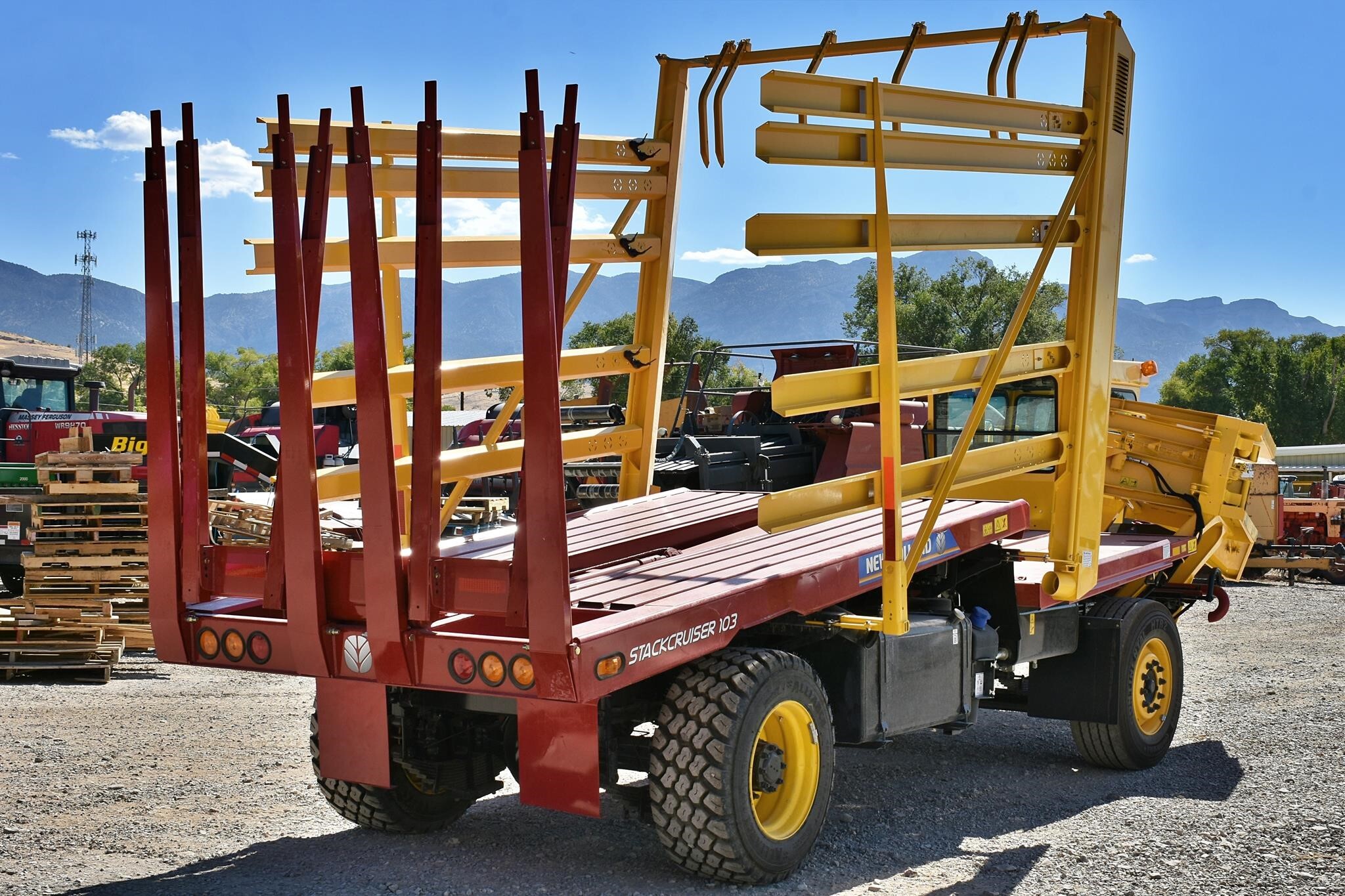 2025 New Holland STACKCRUISER 103 Hay Stacking Equipment