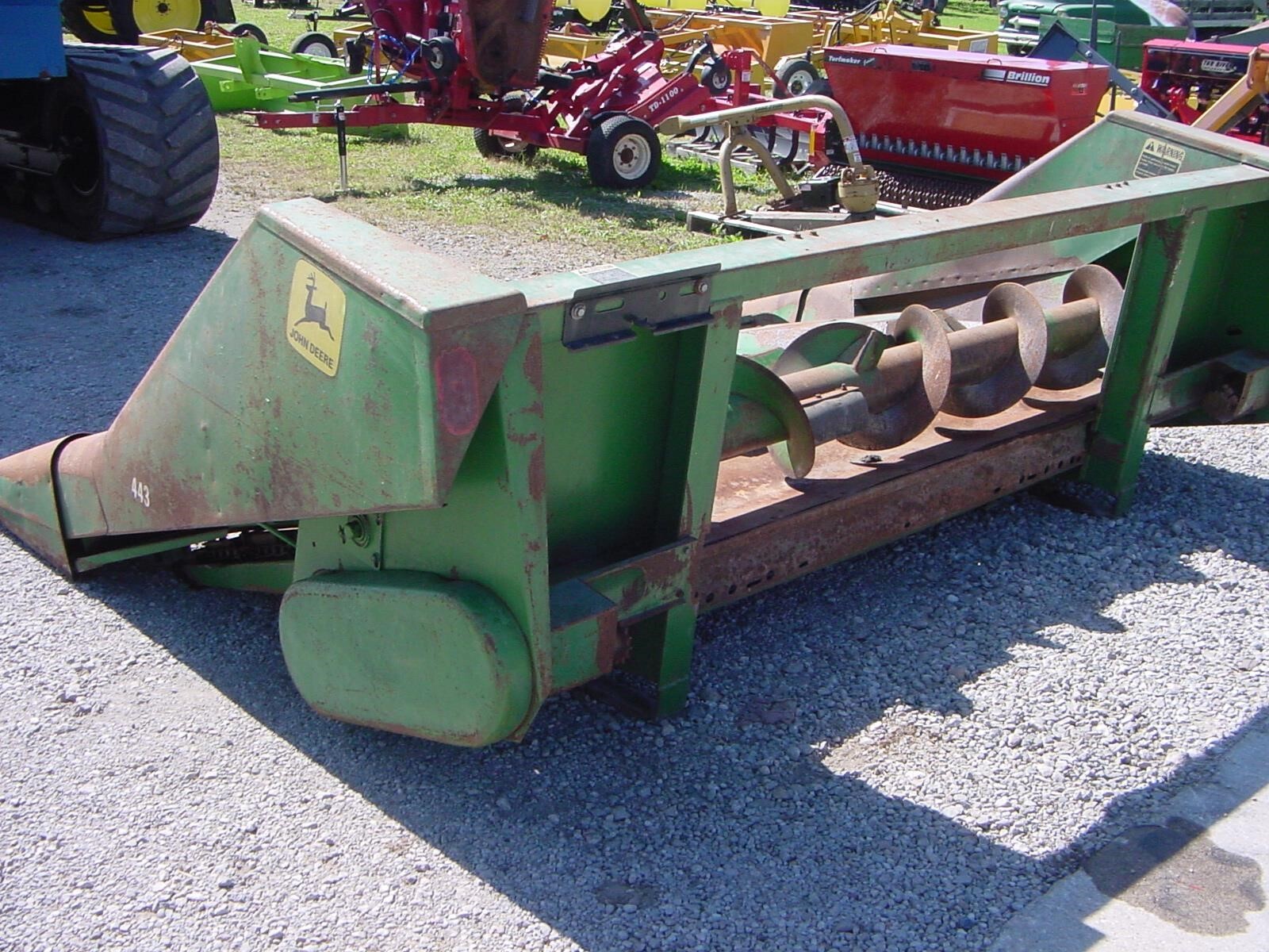  John Deere 443 Corn Head