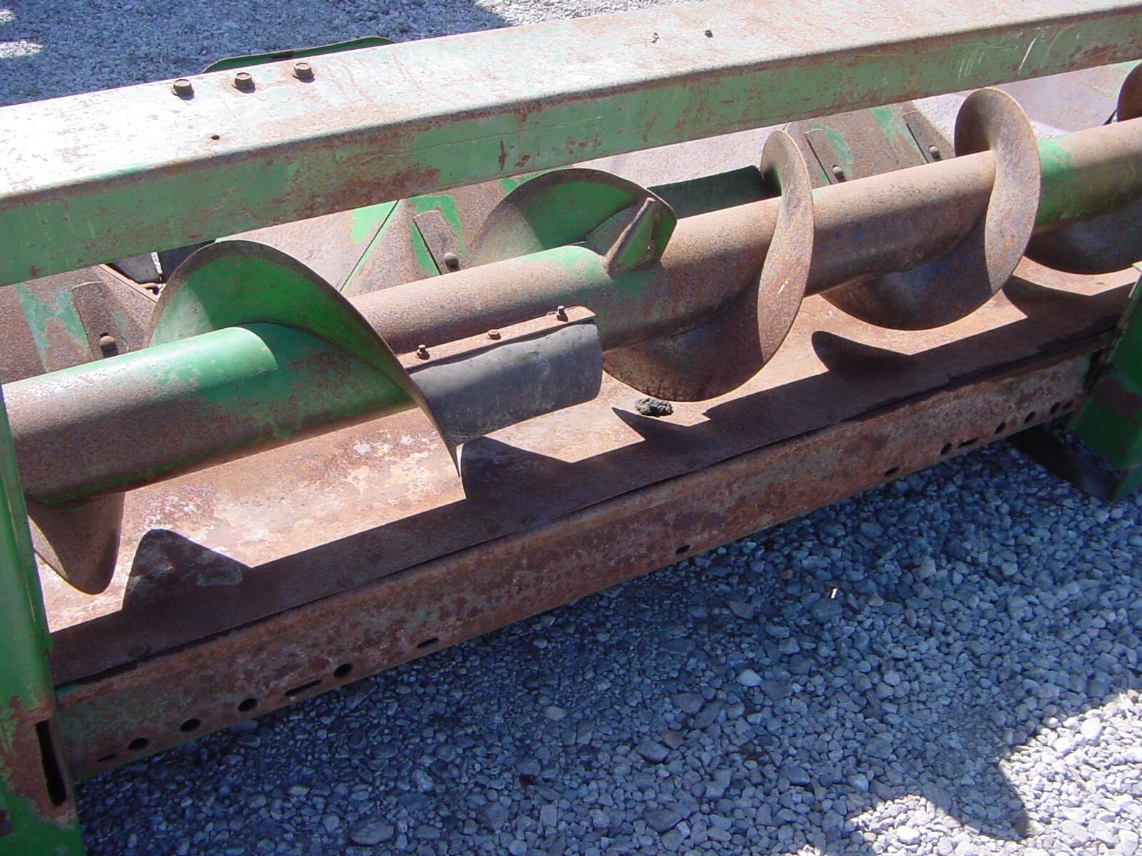  John Deere 443 Corn Head