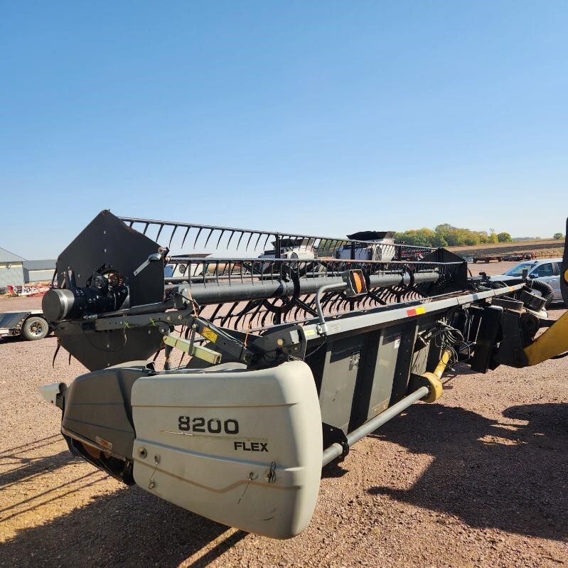 2013 Gleaner 8200 Platform