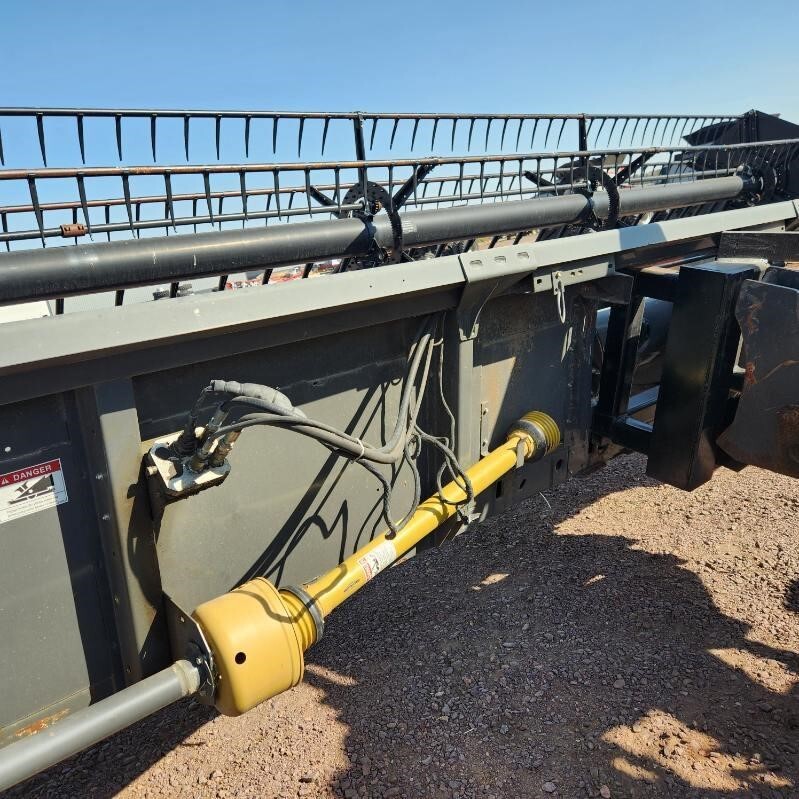 2013 Gleaner 8200 Platform
