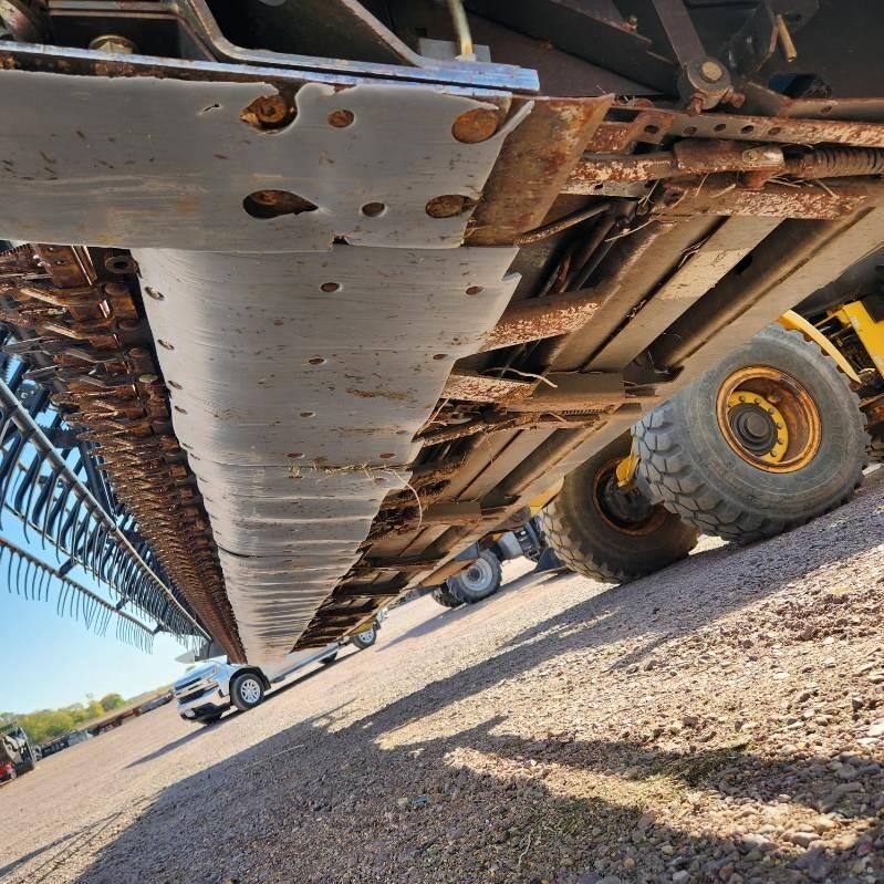 2013 Gleaner 8200 Platform
