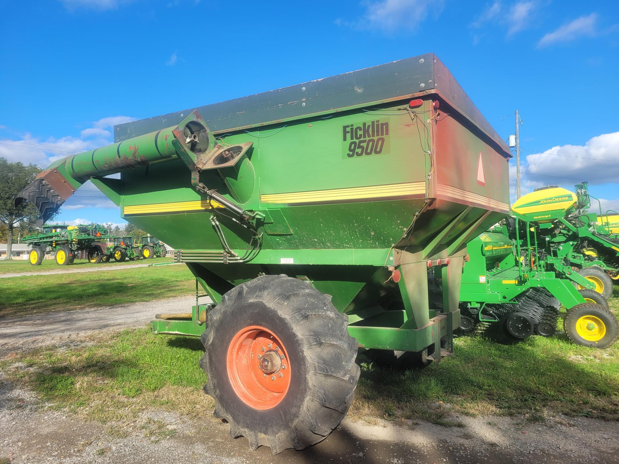 1995 John Deere 9500 Combine