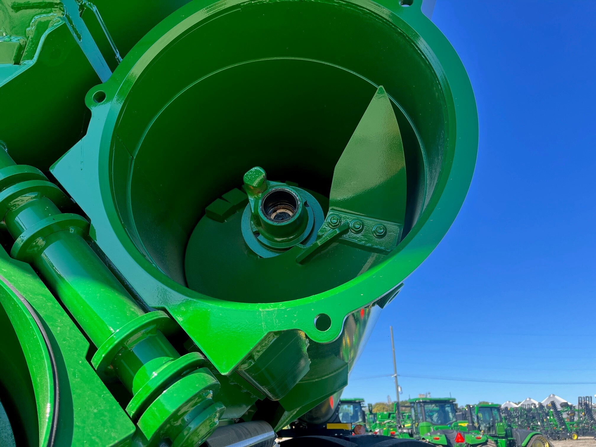 2024 Brent V1100 Grain Cart