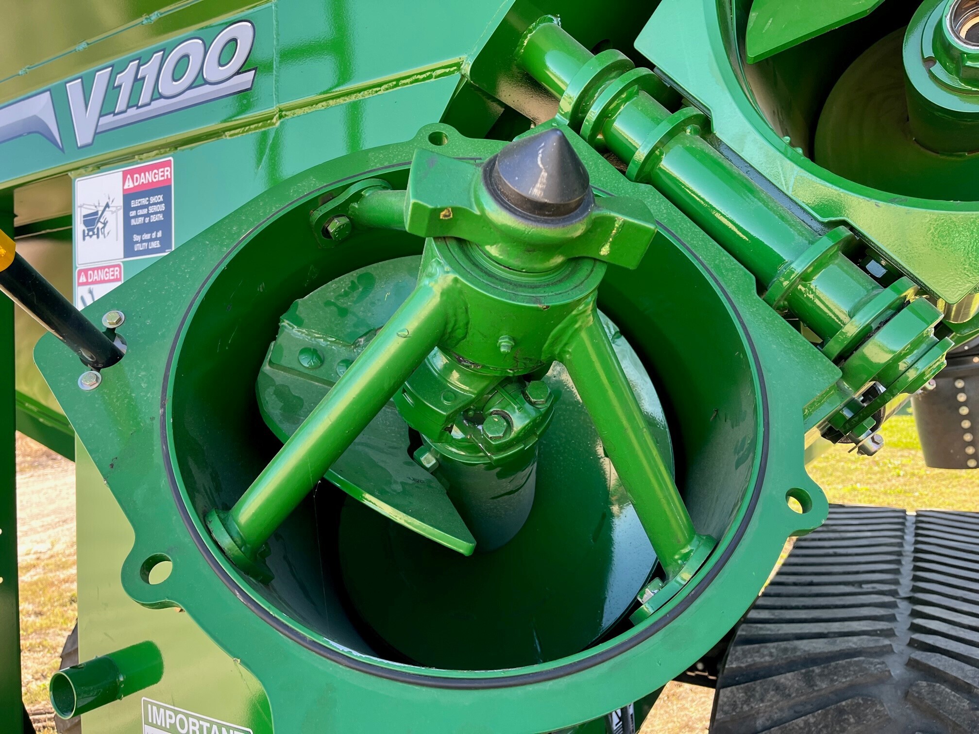 2024 Brent V1100 Grain Cart
